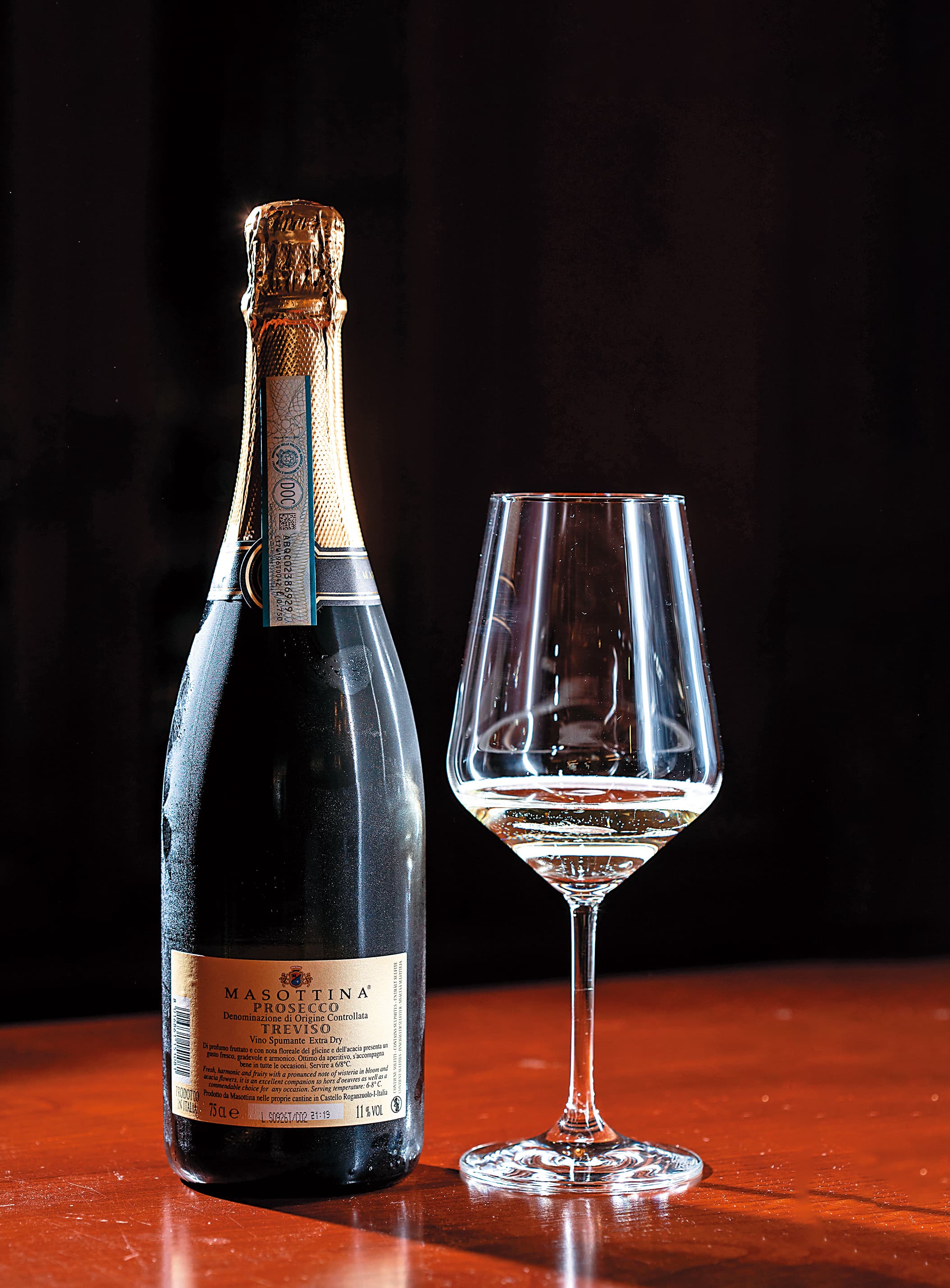 Treviso省特有的黏土地形，讓「Prosecco Extra Dry」具有明顯的芬芳和明亮的酸度。