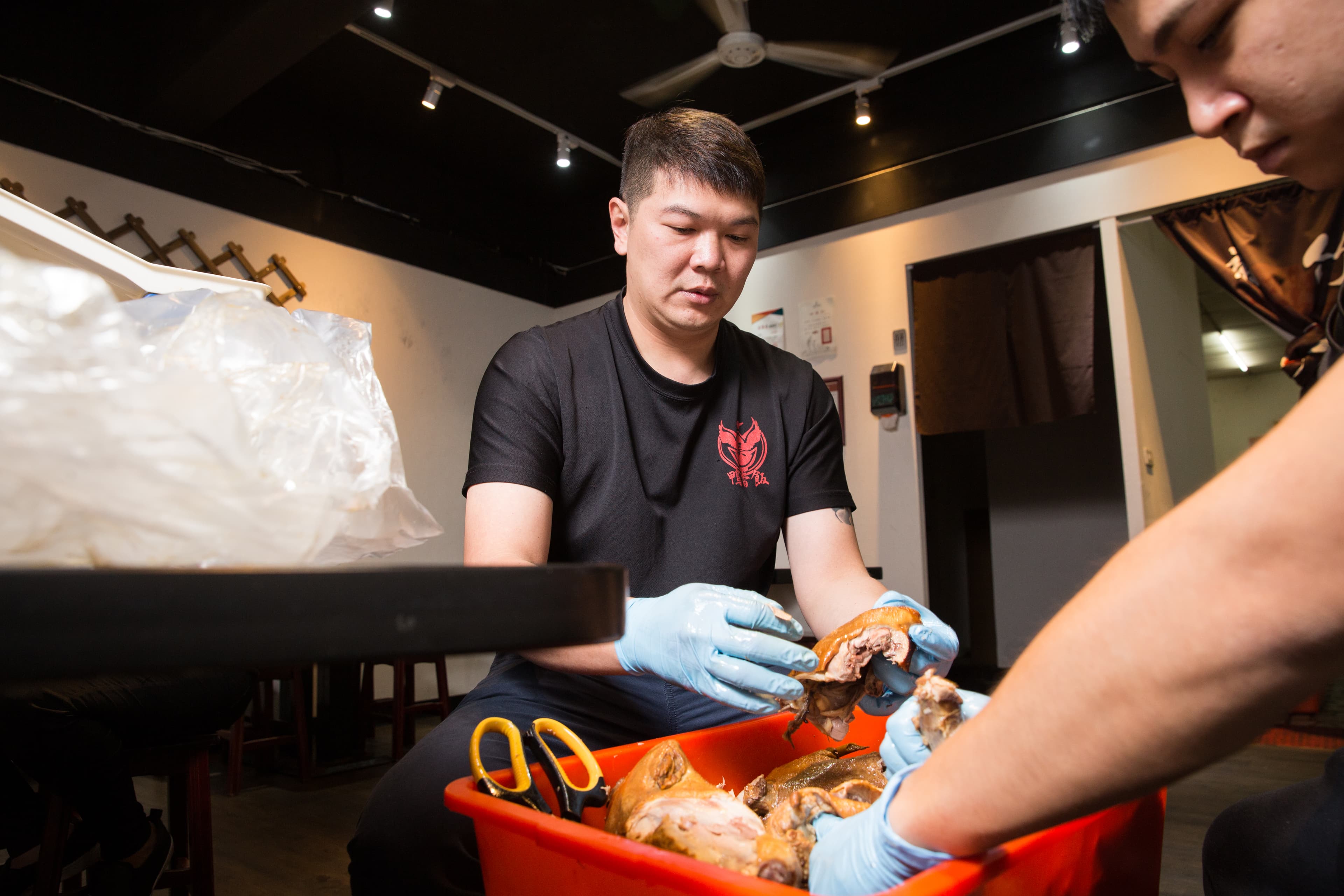 一盤蓬鬆香的蔥蛋也是店裡熱賣招牌，頗受學生喜歡。