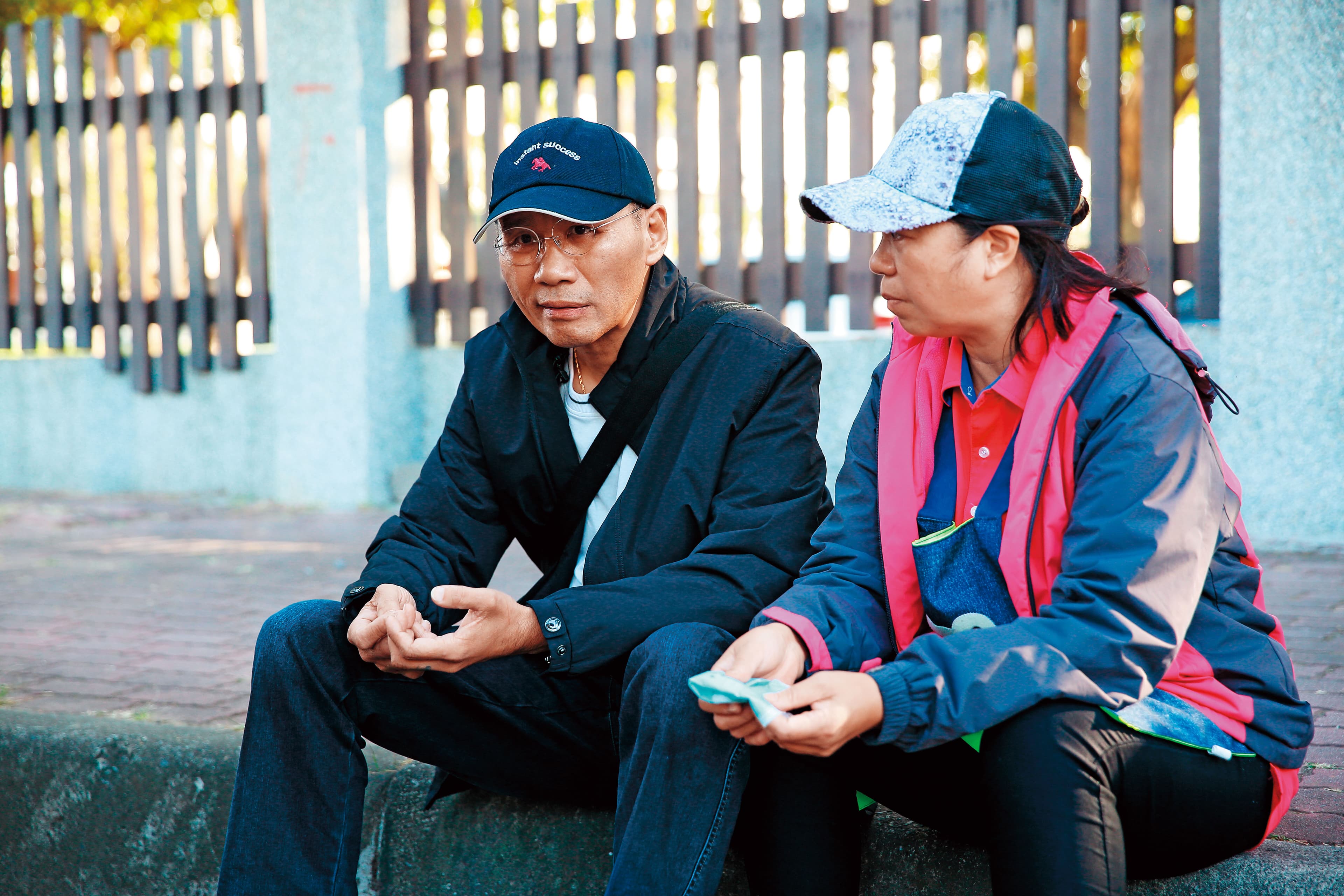 陶永祥（左）非常感激姊姊陶麗鳳（右）一路以來不曾放棄過他，在他開店後還放棄原本泰式餐廳的工作，到店裡幫忙。