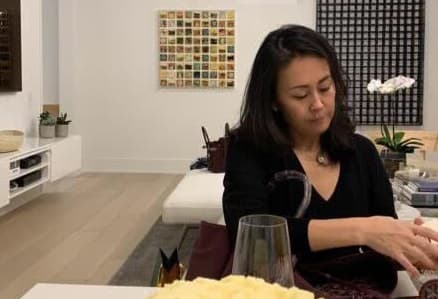 57歲的利智素顏模樣曝光，引起網友討論。（翻攝自微博）