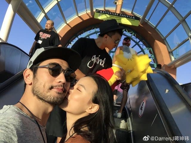 高以翔跟女友兩家人原本將有個重要晚餐，疑似打算向女友求婚。（翻設自蔣坤瑋微博）