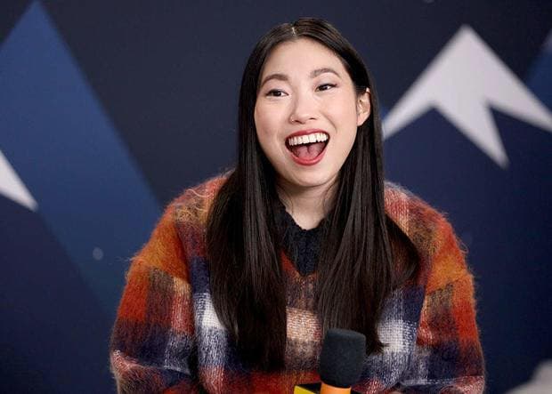 好萊塢女星奧卡菲娜在以演員出道前，是以Rapper廣受眾人所知。（翻攝自《檀報》臉書）
