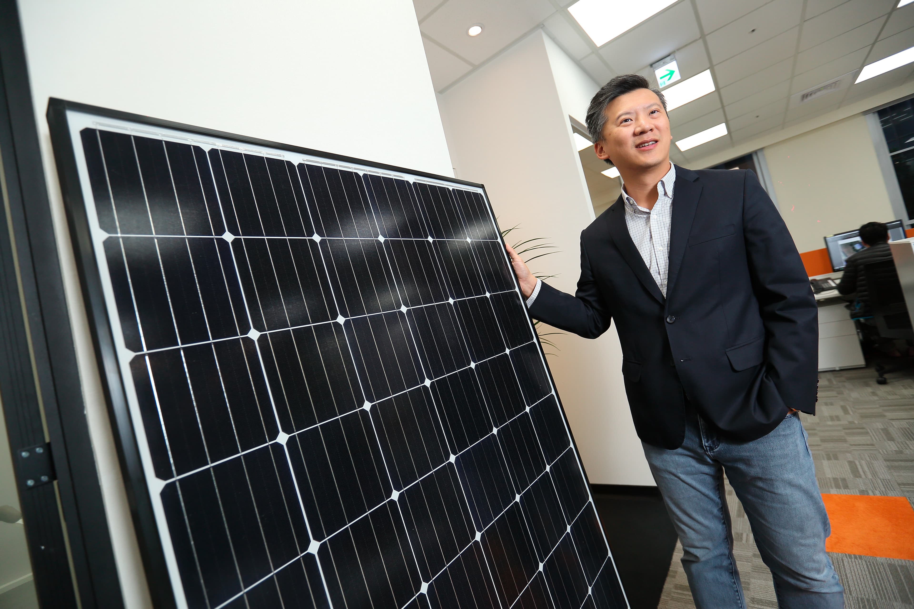 吳如宇指出，和市面上的太陽能設備開發商相比，首美更像是一家太陽能資產管理公司。