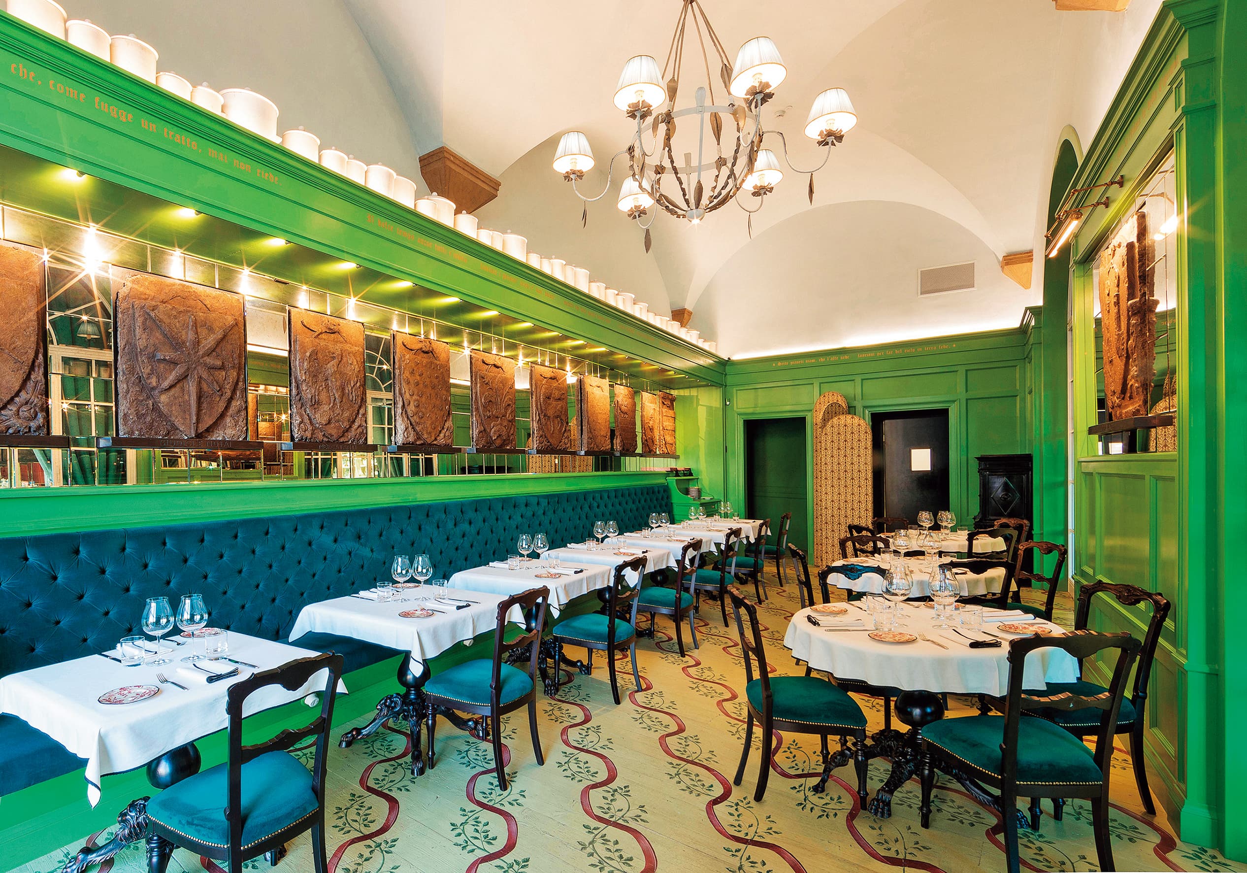 位在佛羅倫斯領主廣場上的GUCCI Osteria da Massimo Bottura，開幕僅2年就入選2020年義大利米其林一星。