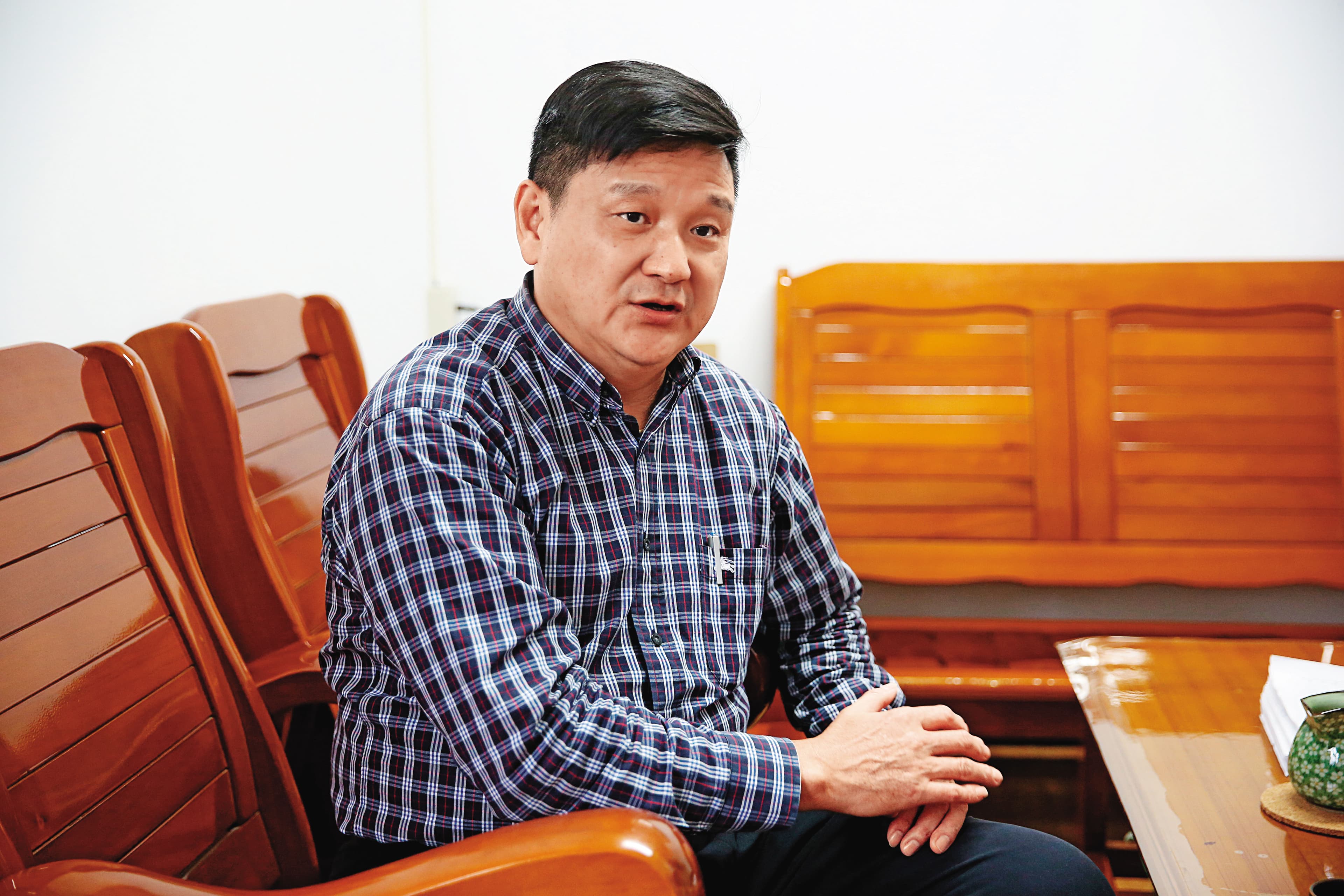 當年的偵查隊長邱學銘說，黃郁玲冷靜、冷漠，讓他不寒而慄。