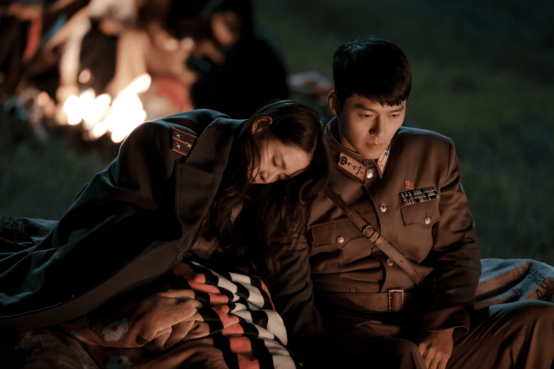 《愛的迫降》12/14起每週六日晚間九點與韓國同天更新。（Netflix提供）