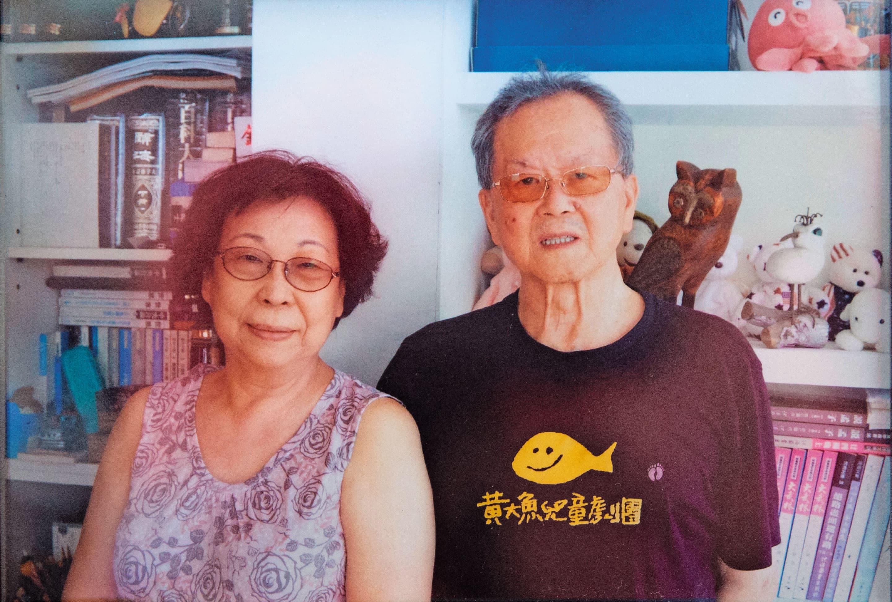 黃春明（右）與妻子林美音（左）結縭近一甲子，感情深厚。（黃春明提供）