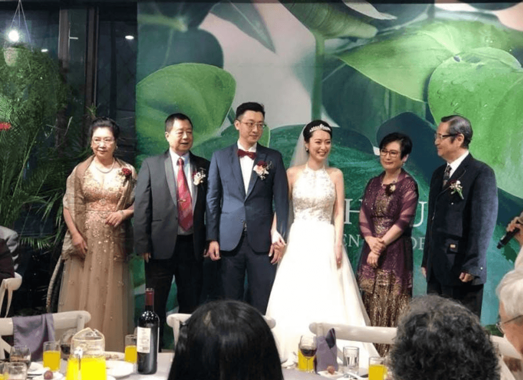 巴戈昨晚泛淚嫁女，意外讓女兒驚人美貌曝光。（翻攝自網路）
