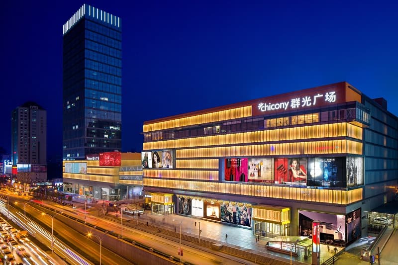 20年前，許崑泰曾在武漢買下一塊地，後來蓋成群光廣場自己經營。