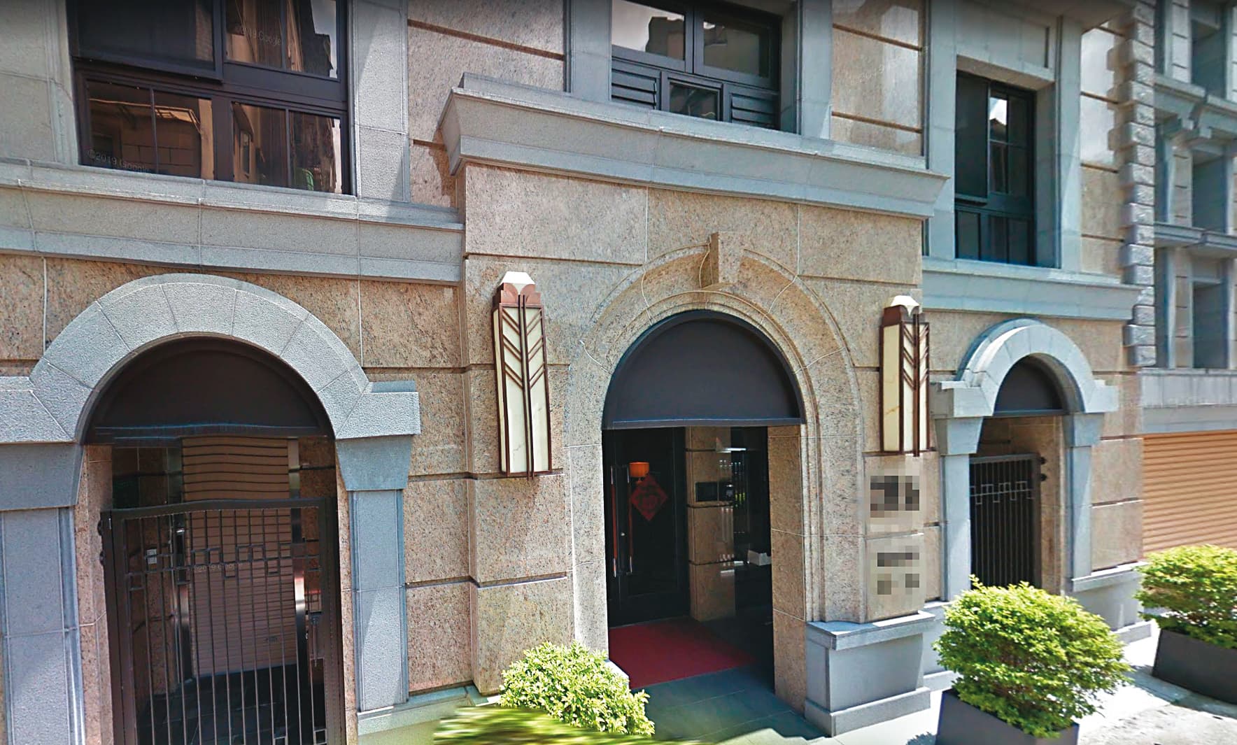 根據資料顯示，許瑋甯的新家建坪含車位，大概52坪左右，單價在百萬元上下。