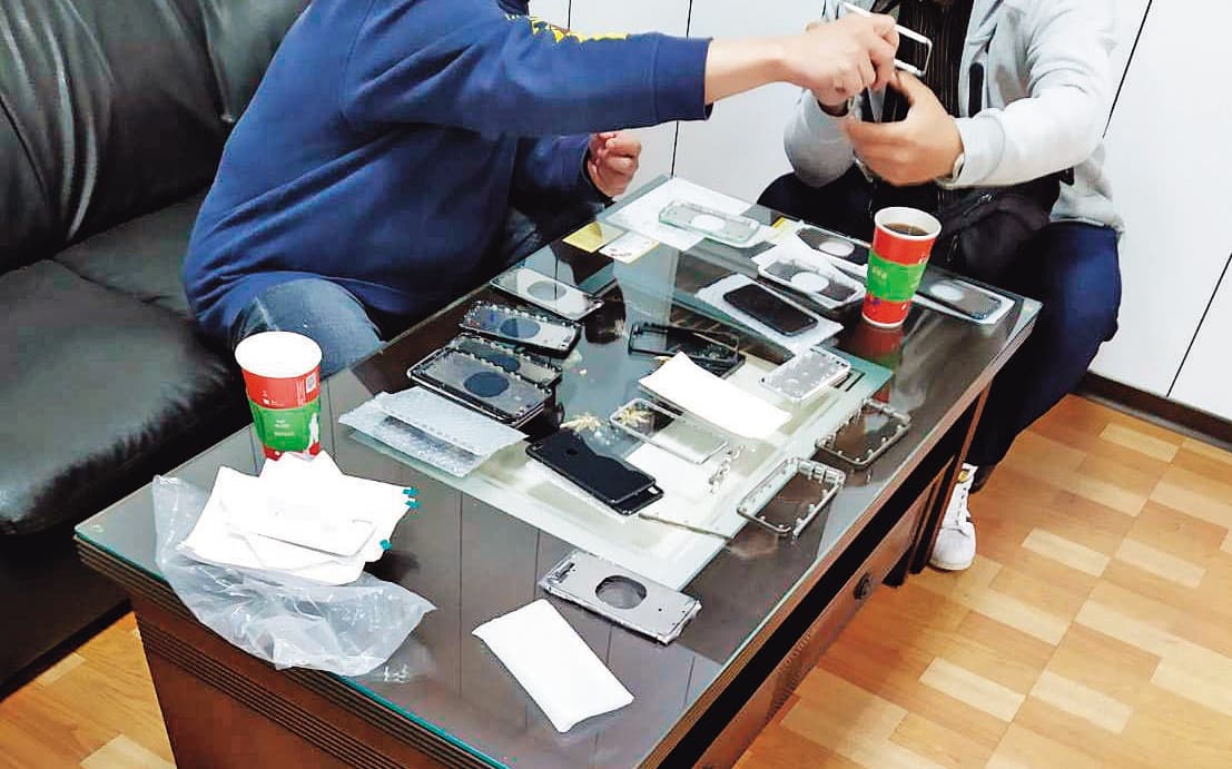 利用蘋果原廠維修價格較貴的機會，Ｘ先生等人將原廠零組件不良品整理後販售。