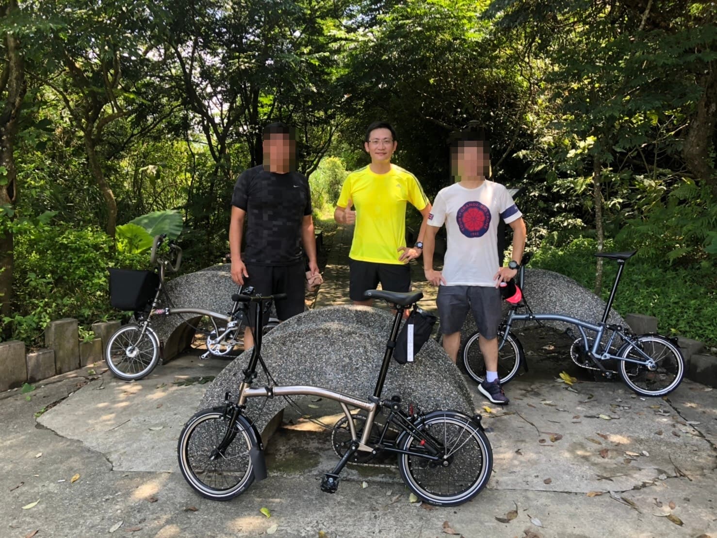 林男與陳綺貞交往後很重視身材，經常與車友參加活動。（讀者提供）  