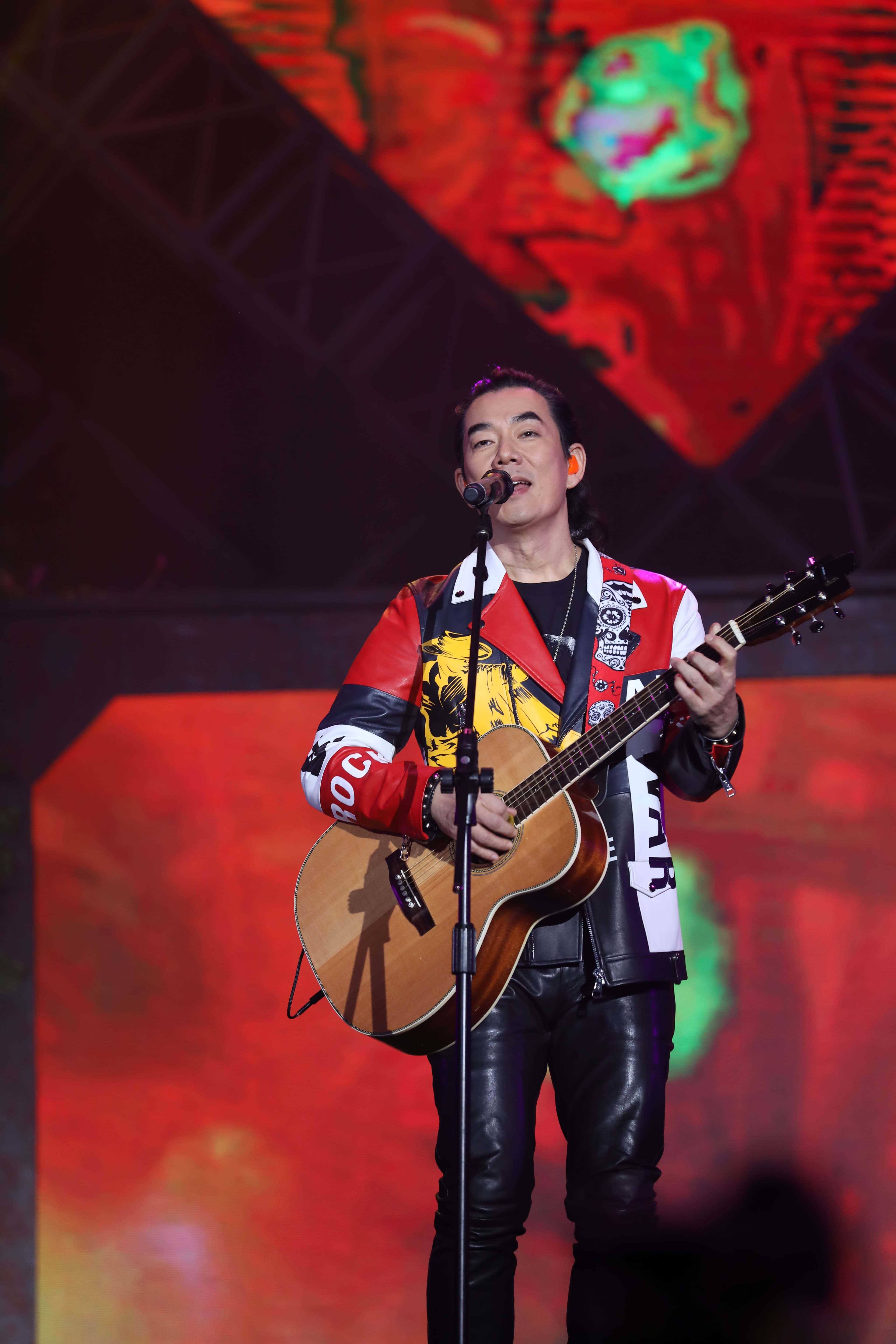 任賢齊跨年夜在大陸武漢舉辦《齊跡》巡演。（寰亞唱片提供提供）