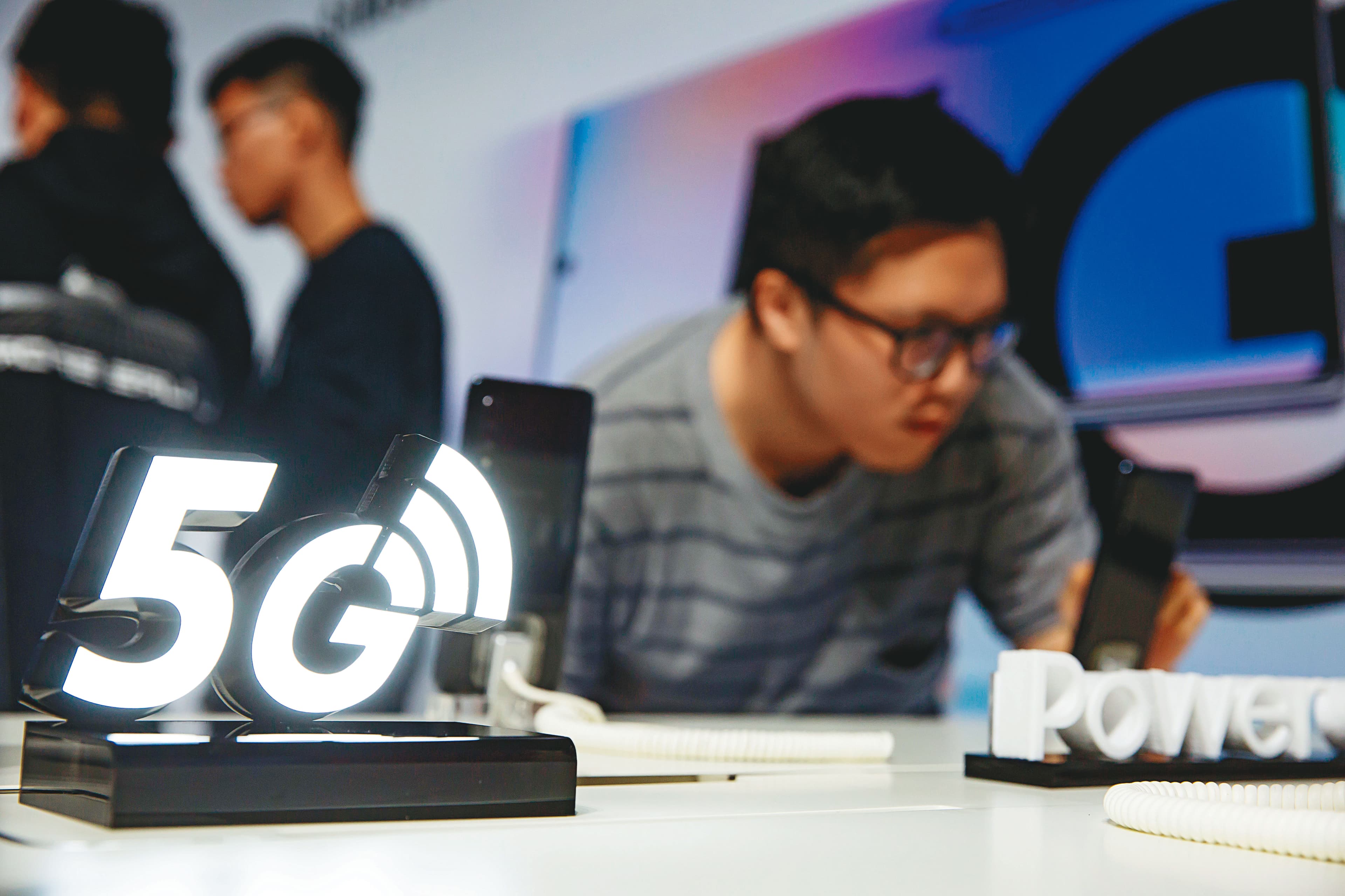 5G應用起飛將帶動相關零組件股獲利爆發，可望挹注股市新動能。