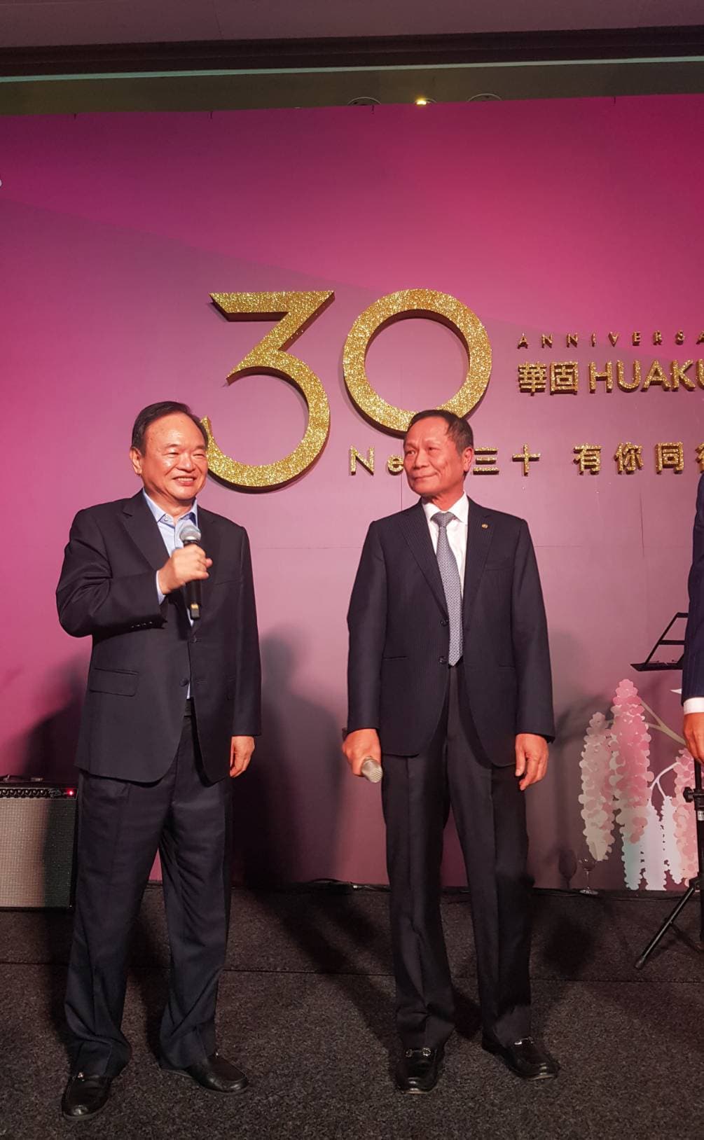 元利建設、全聯董事長林敏雄（左）鍾榮昌合建天母聖道兒童之家土地，二人交情不錯。