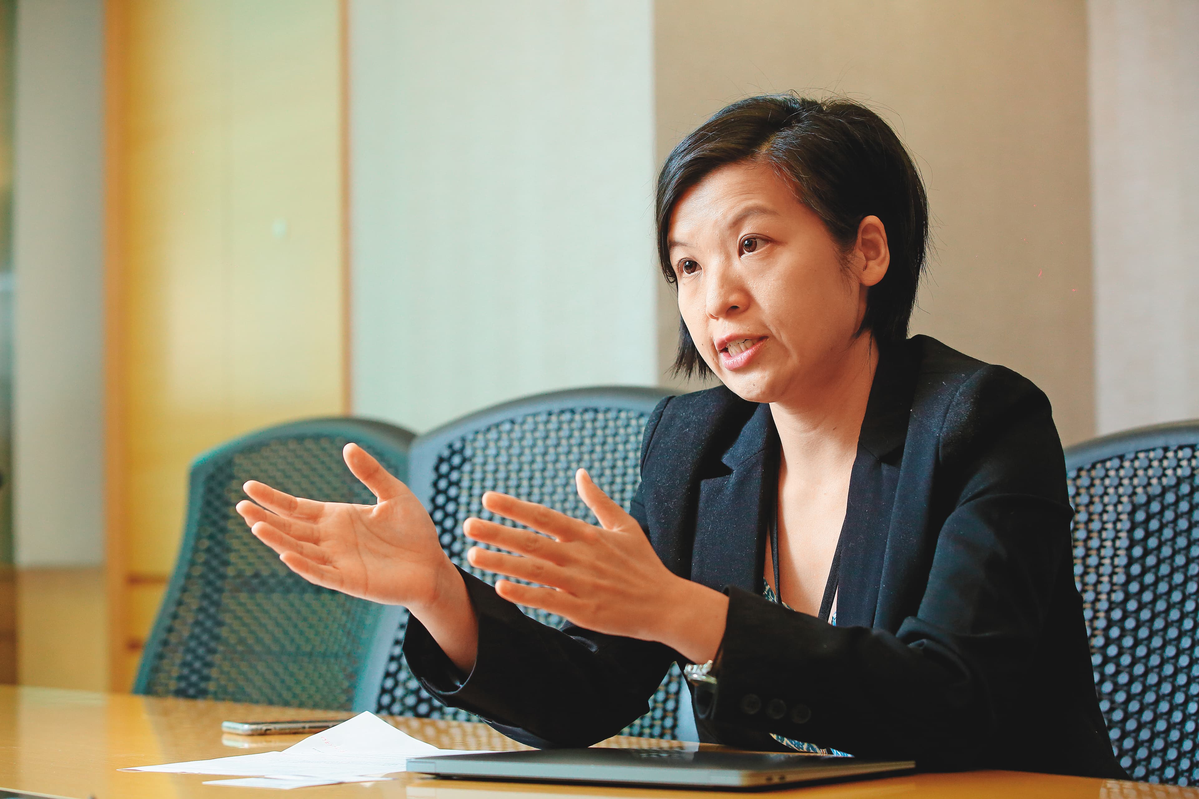 安聯台灣智慧基金經理人鍾安綾認為，新品改款題材將是接下來市場追逐焦點。