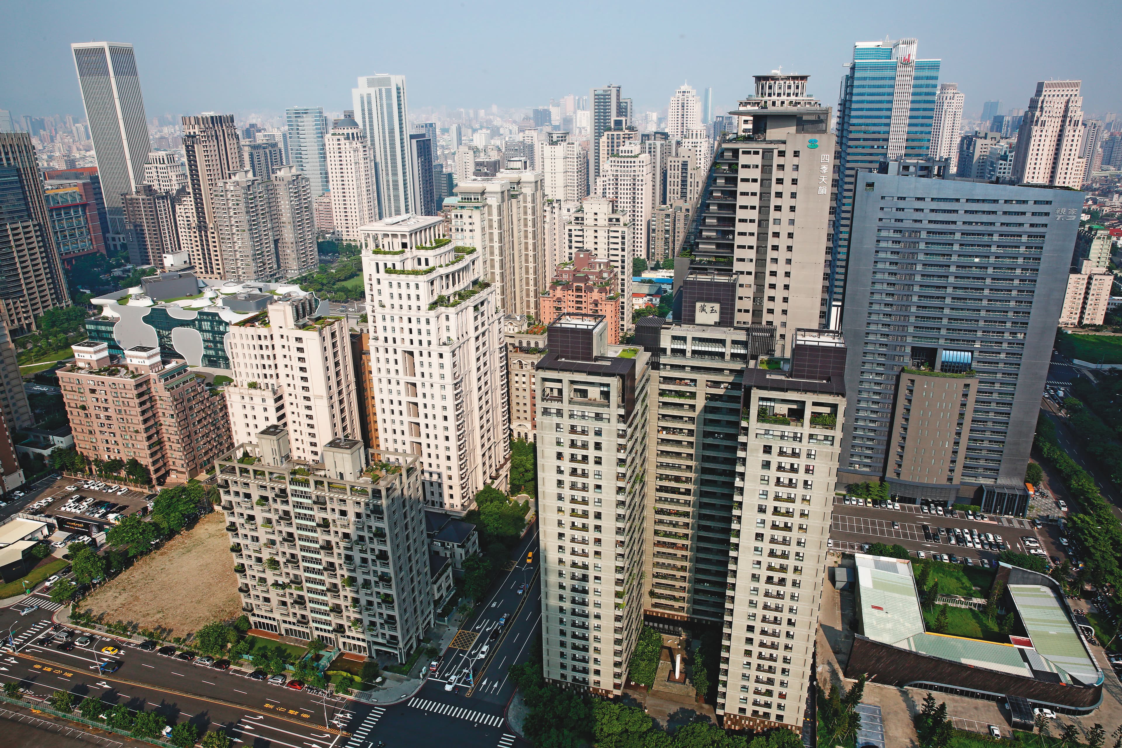 未來2年，將是建商營收認列高峰，配合台商資金回流，相關類股可望崛起。
