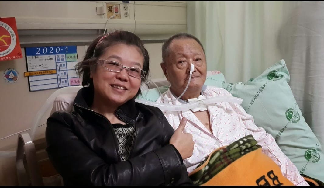黃光芹在選前遭韓粉攻擊,對方還提到她已過世的父親。(翻攝自黃光芹臉書)