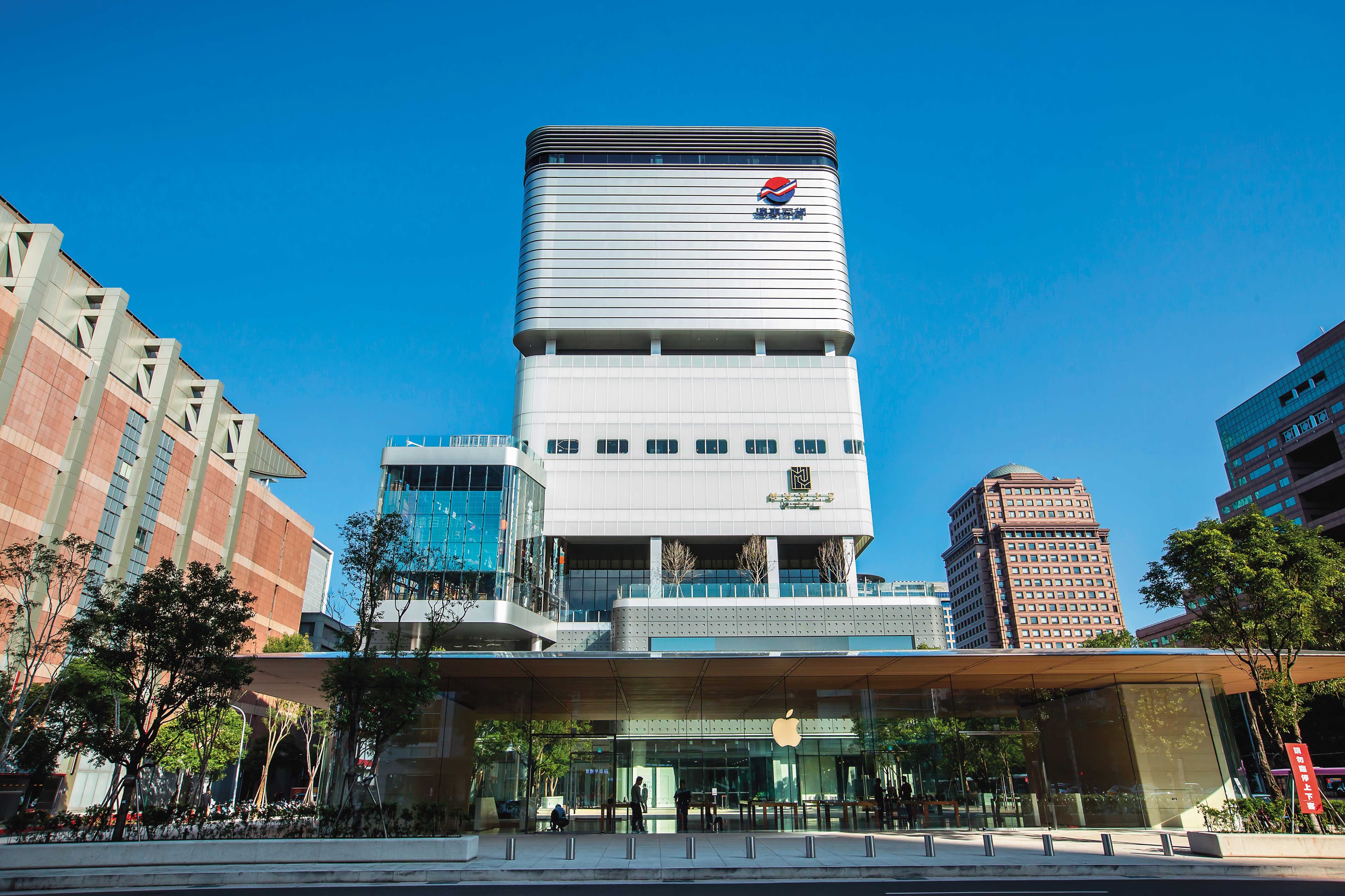 遠百信義店進軍百貨超級戰區，成為台北市信義區第14家百貨公司。