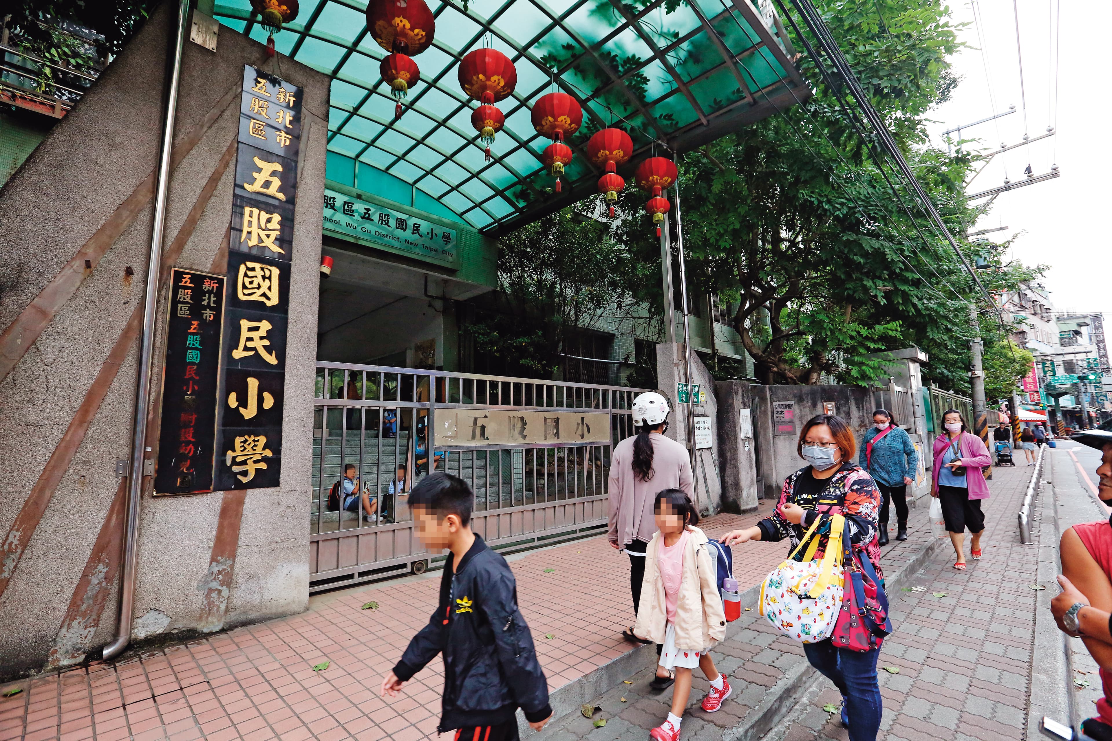 緊鄰五股舊市區，洲子洋重劃區距離五股國小學區約10分鐘車程。