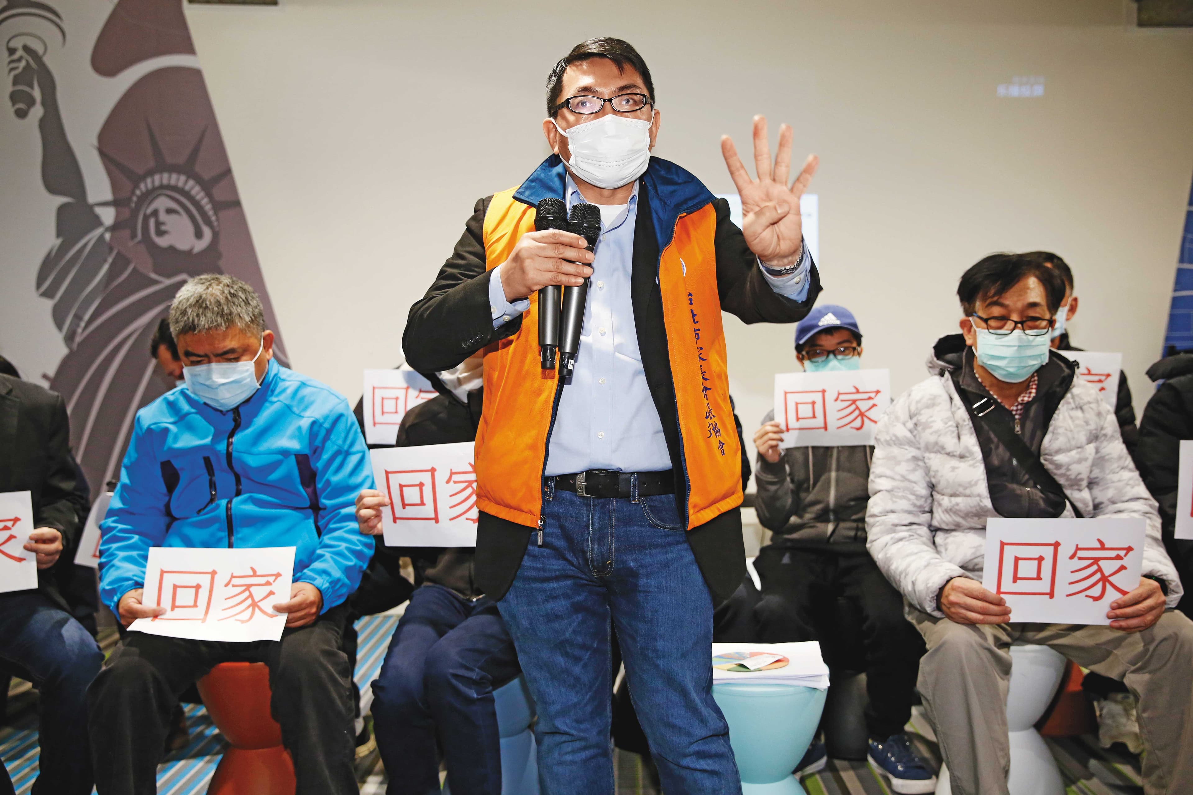上週有5百多位台灣人滯留武漢與湖北地區，台商會長呼籲兩岸協商包機接回。