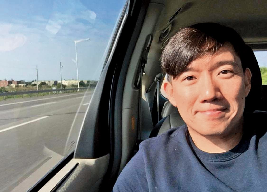 杜汶澤曾邀請程美段上節目，卻爆出不付酬勞，最後杜汶澤向程美段鞠躬道歉、認錯收場。（翻攝自杜汶澤臉書）