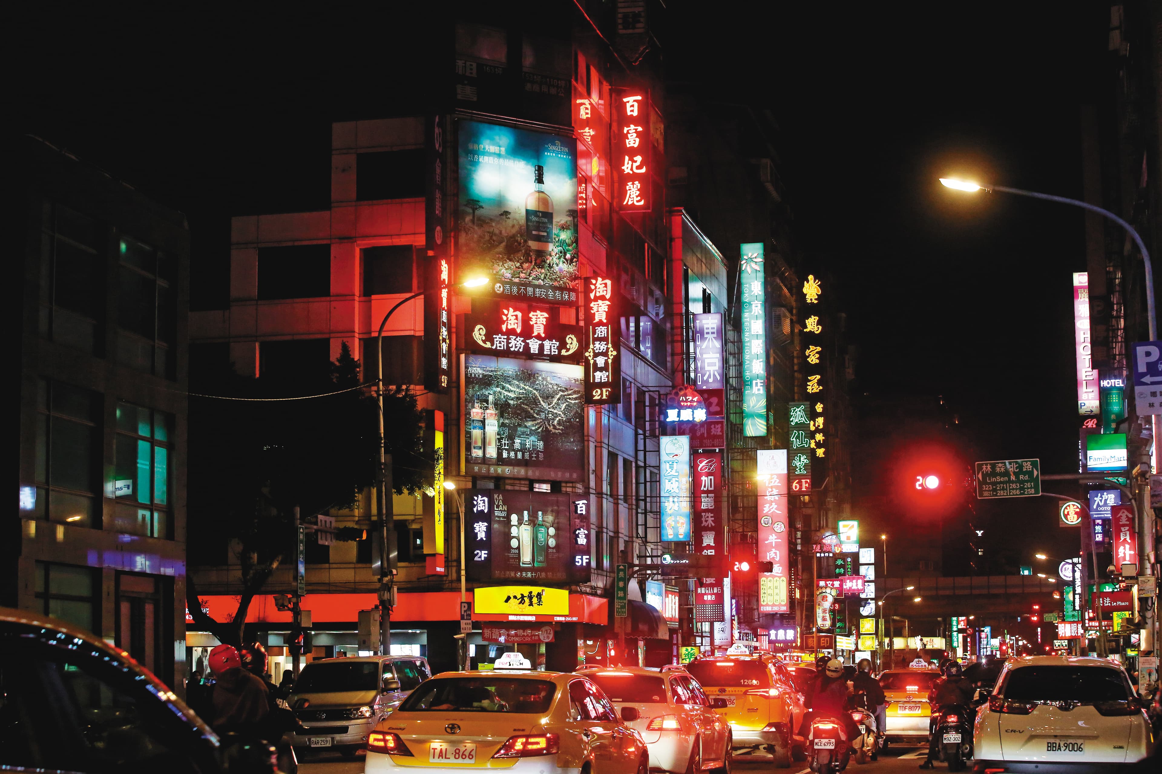 酒店經紀擔心，肺炎疫情若未獲控制，原本繁華的酒店區將人去樓空。