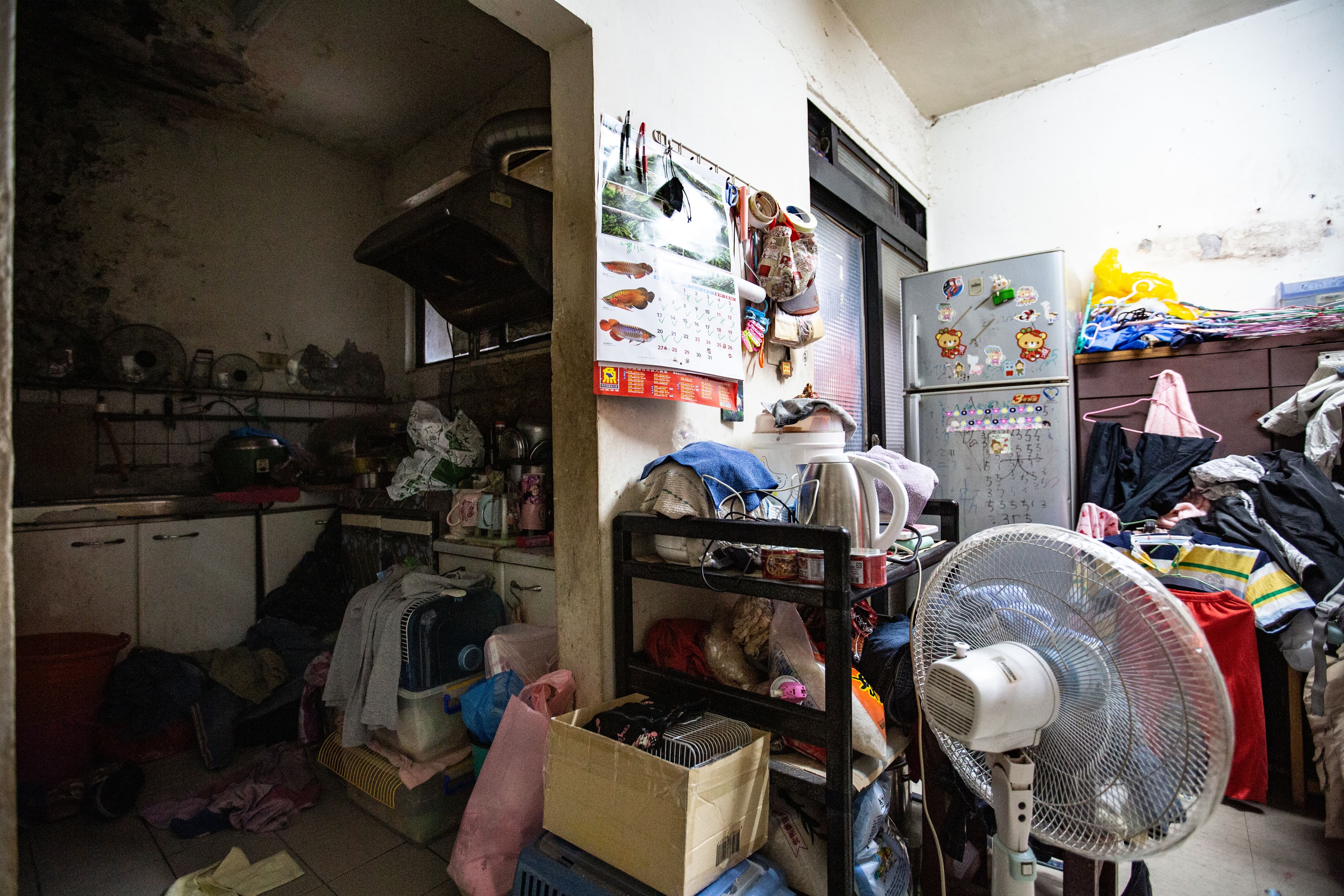 曾有民代質疑地方社會局，怎能轉介不符消防規定的房子給弱勢者承租，但只有這類房型的租金，才是他們可負擔的金額。