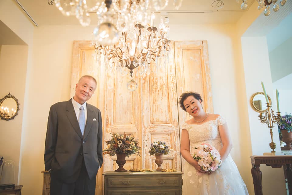 呂秋遠po出父母親54年來首拍婚紗照，讓許多網友看完直呼「太感人了！」（翻攝自呂秋遠臉書）