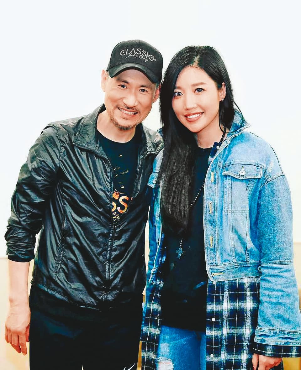 參加大陸節目《我是歌手3》時，A-Lin曾演唱歌神張學友的經典歌〈我等到花兒都謝了〉，大獲好評。（翻攝自A-Lin臉書）