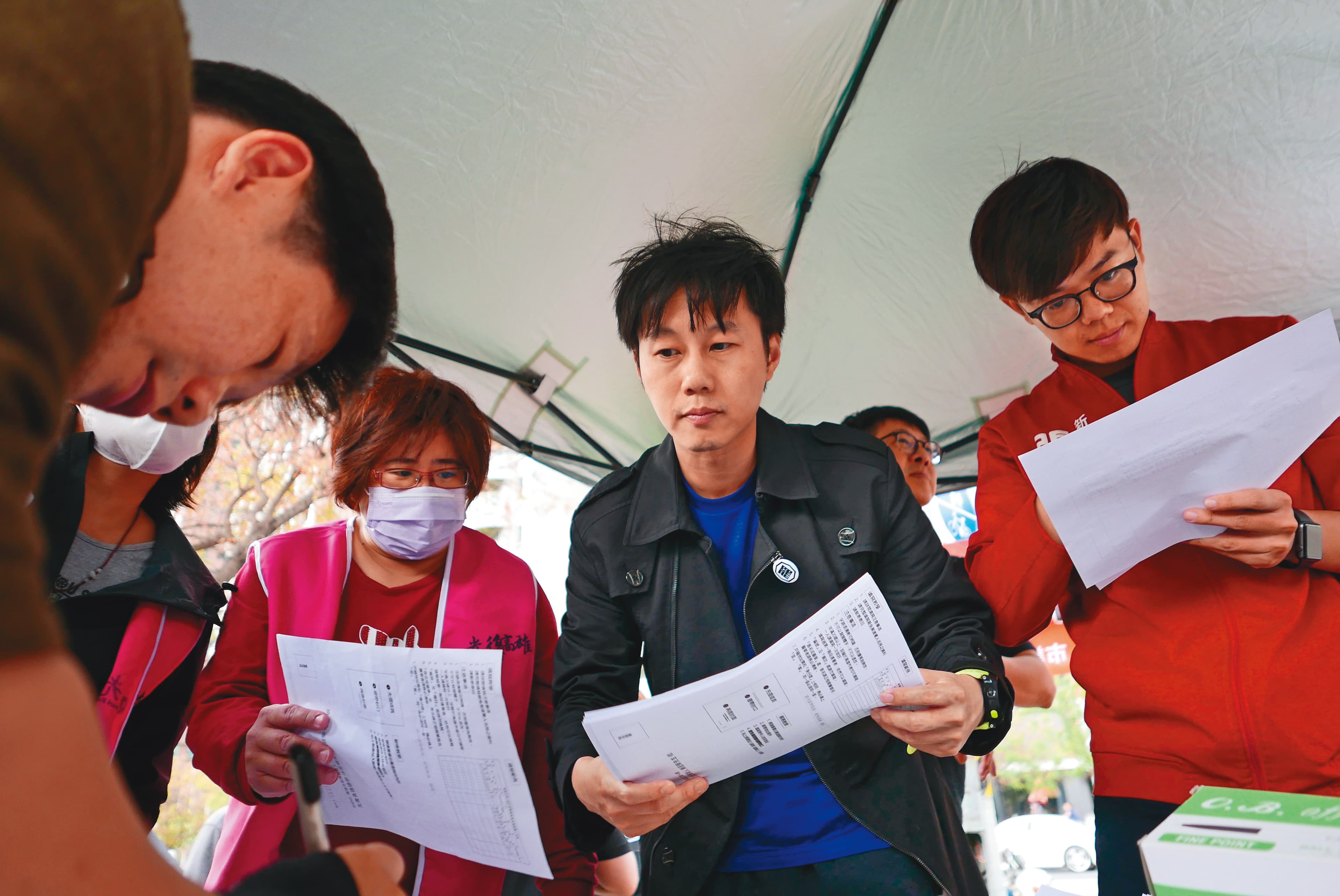 罷免連署已達第2階段門檻，未來國民黨新任黨主席，首要面對的難題就是替韓國瑜拆彈。