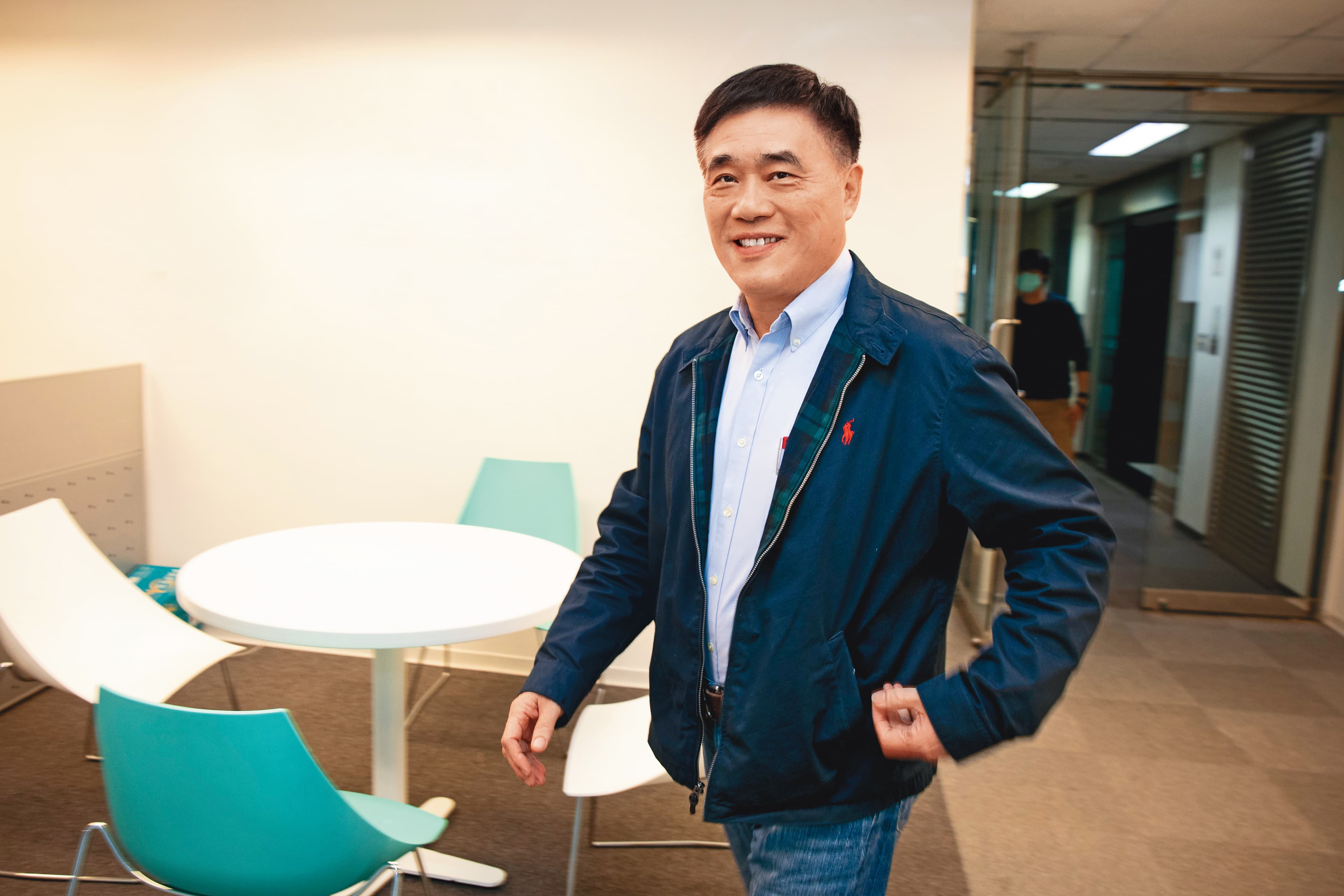 對於國民黨改革，郝龍斌接受本刊專訪時喊出「砍掉重練」，訴求撕掉又老又紅標籤，重塑藍營形象。
