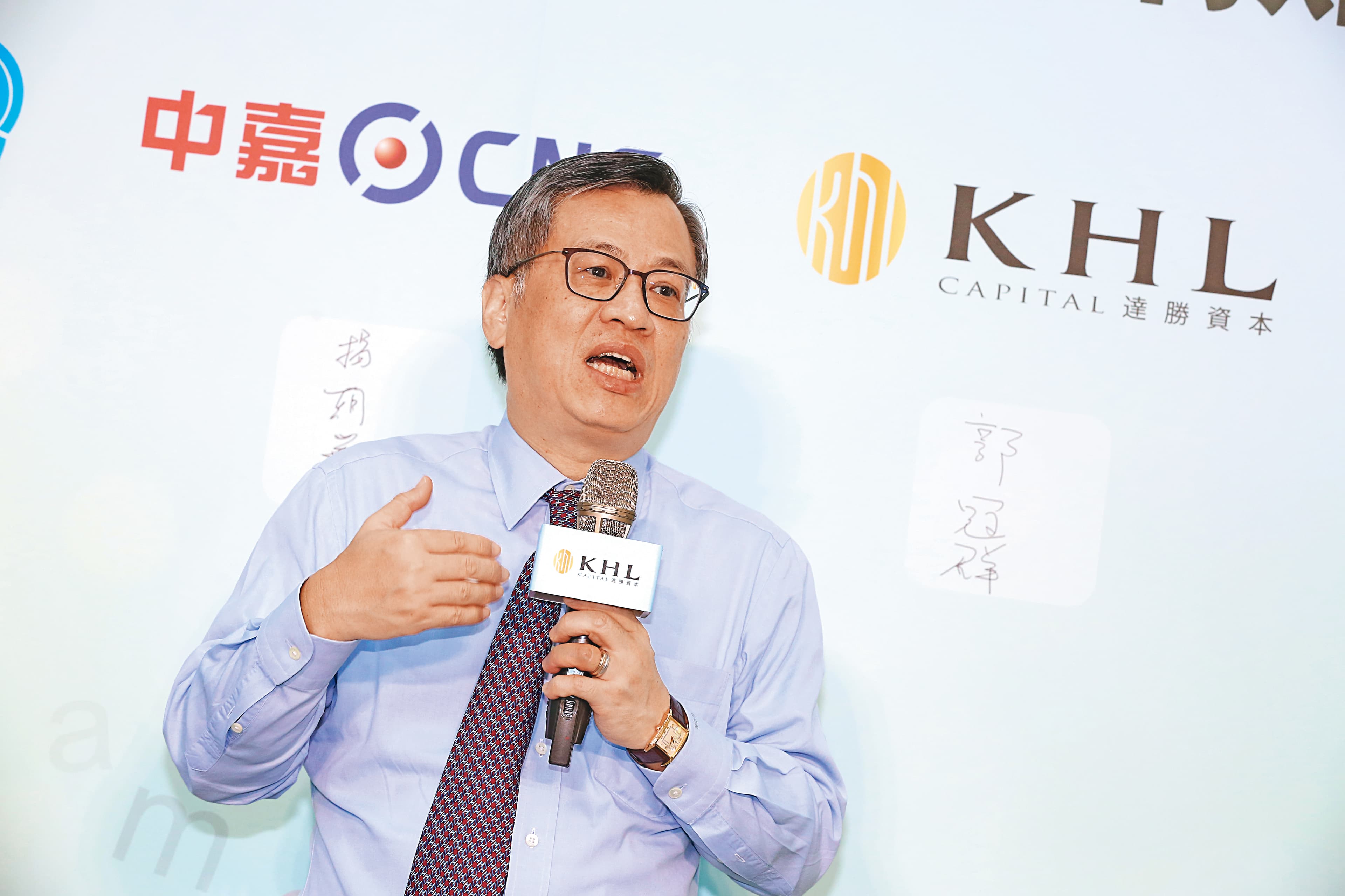 中嘉董事長郭冠群，在5G競標期間投資台灣之星，雙方深度結盟。