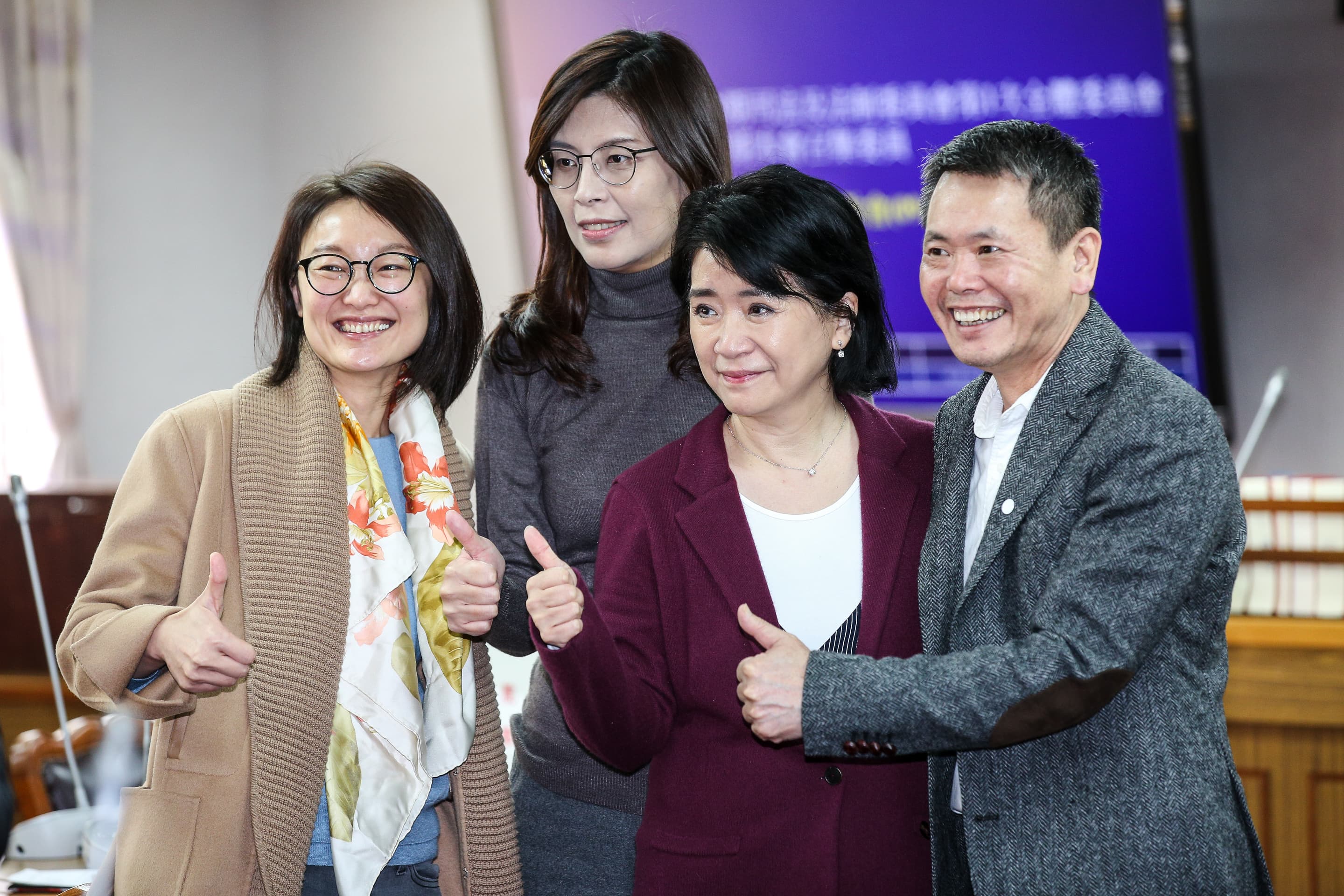 國民黨立委李貴敏（右2）抽中司法委員會召委。