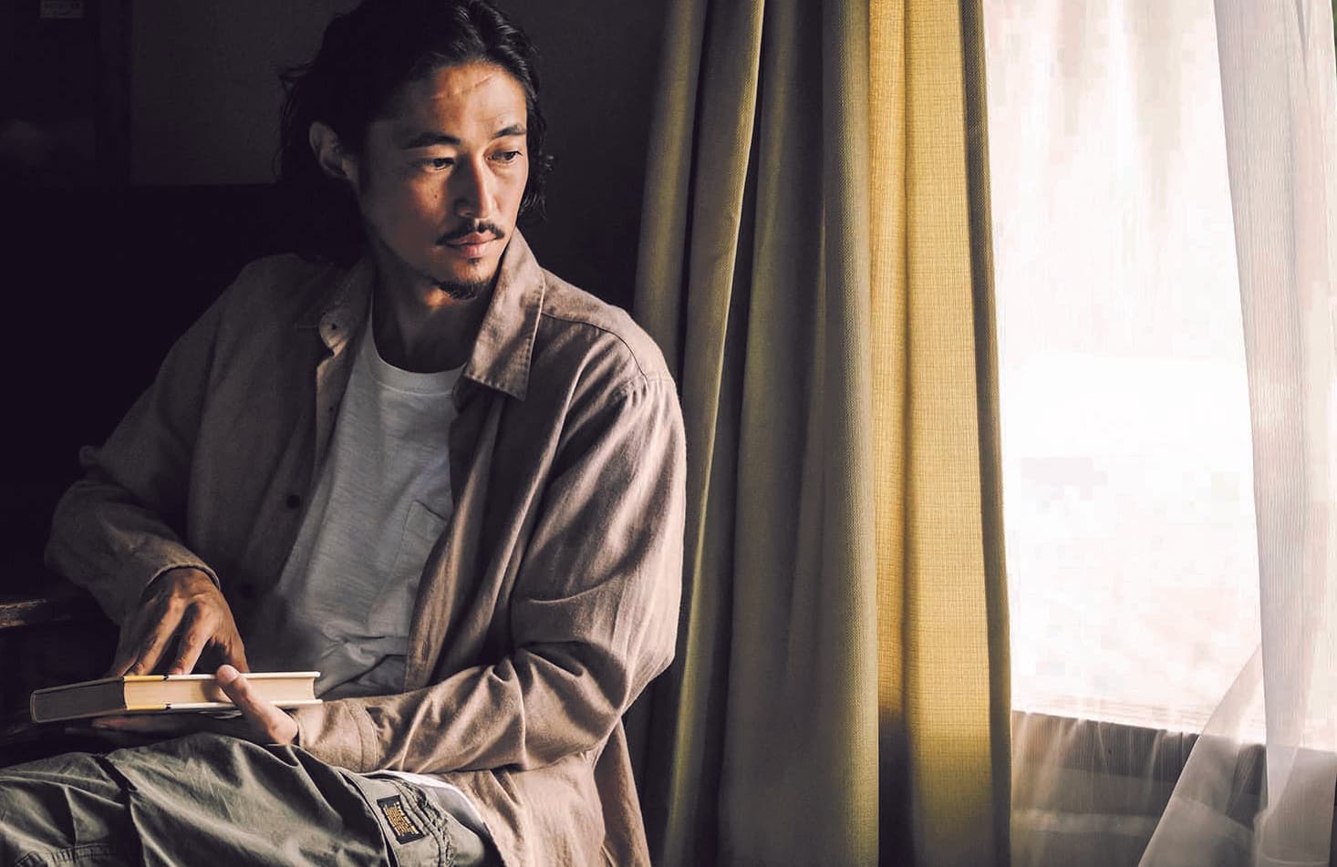 永瀨正敏及窪塚洋介16年前同台演出電視劇《私家偵探濱麥克》,如今再度聚首飾演一對沒有血緣關係的父子。(威視提供)