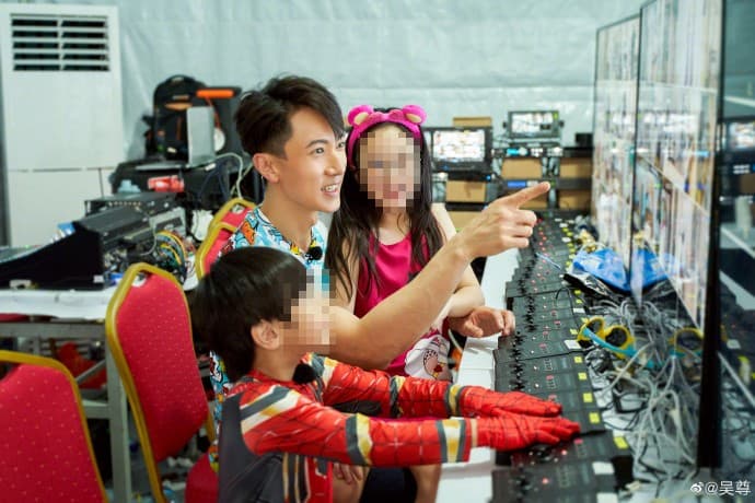 吳尊將與一對兒女有真人秀節目。（翻攝吳尊微博）