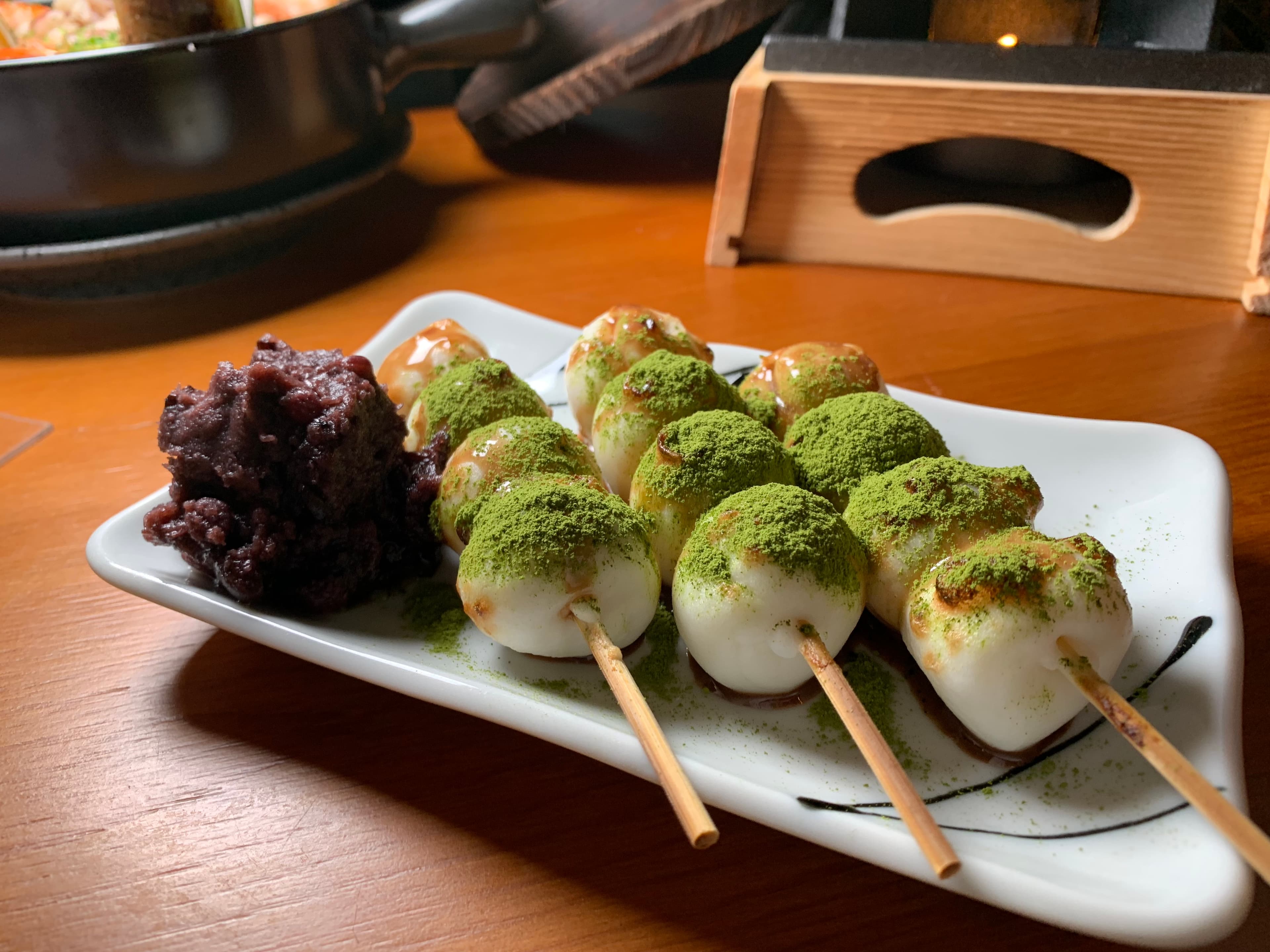 飯後甜點來份「日式抹茶紅豆糰子」，蜜甜療癒。（160元／份）