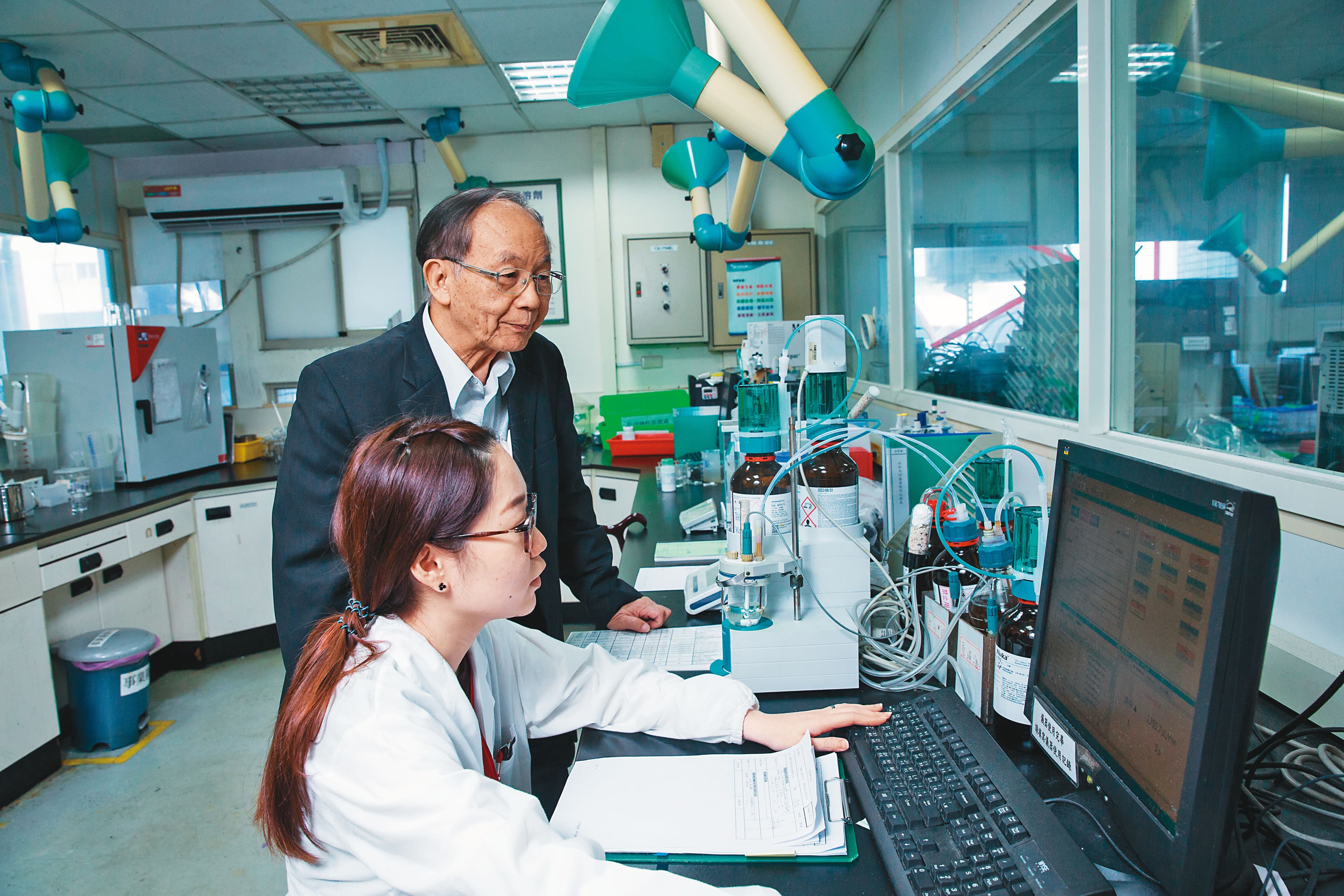 聚和國際也是全球第2大生物緩衝劑製造廠，客戶包括輝瑞、博士倫、默克、必治妥等大型製藥廠。