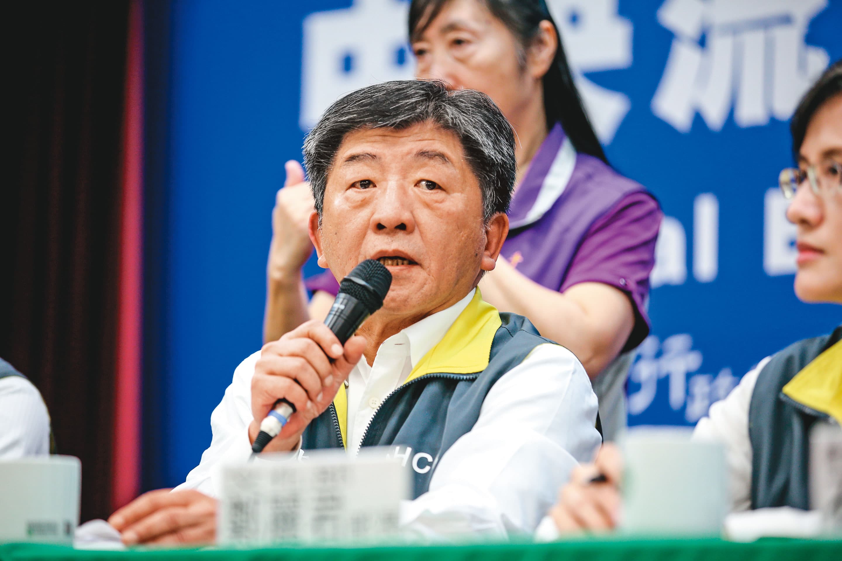 這次抗疫陳建仁扮演幕後重要顧問,陳時中(圖)還曾為了遊義大利確診的一家4口請教他的意見。