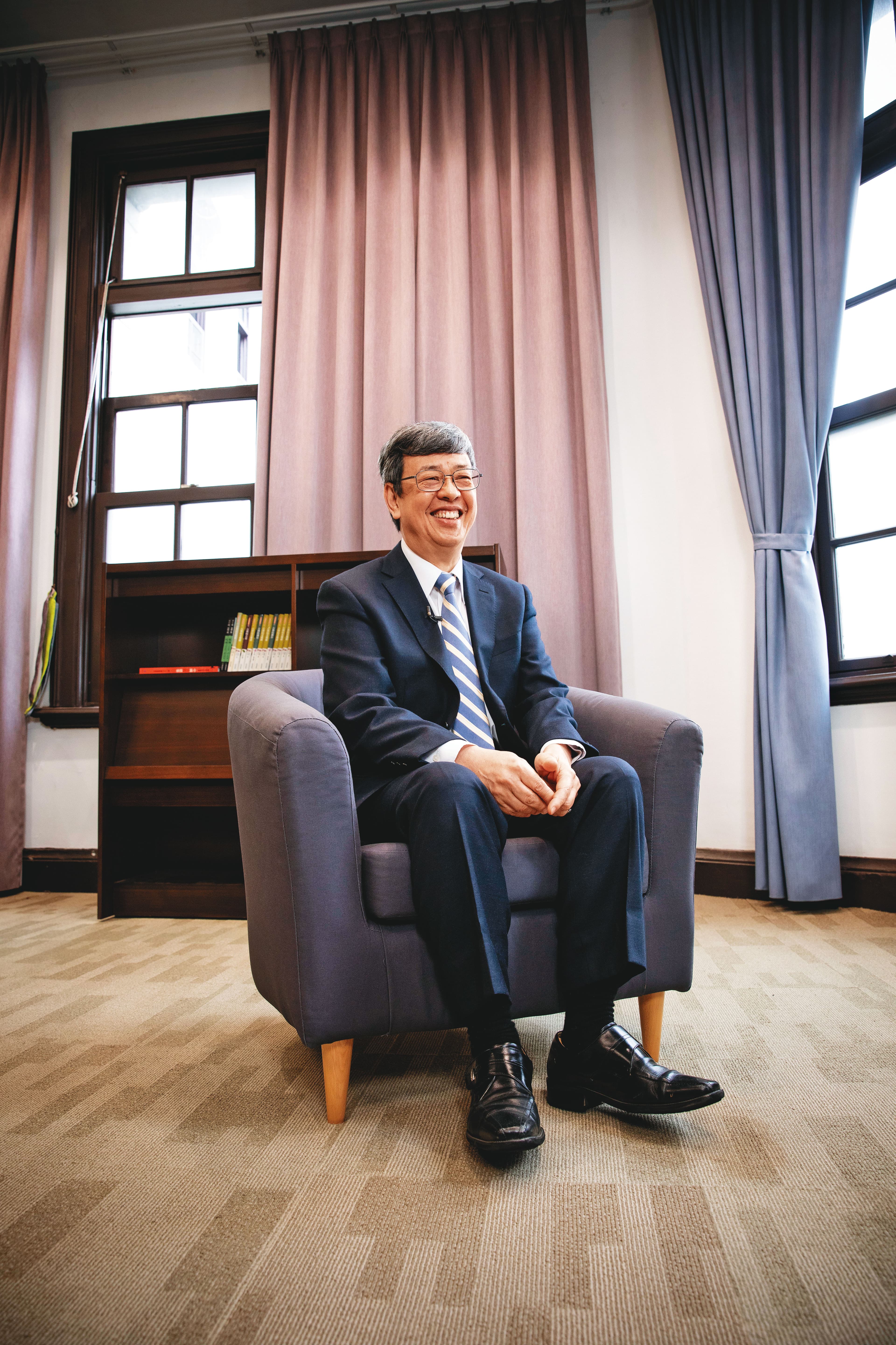 陳建仁接受本刊專訪透露,卸任後將回到中研院做研究,繼續當個服務全世界的僕人。