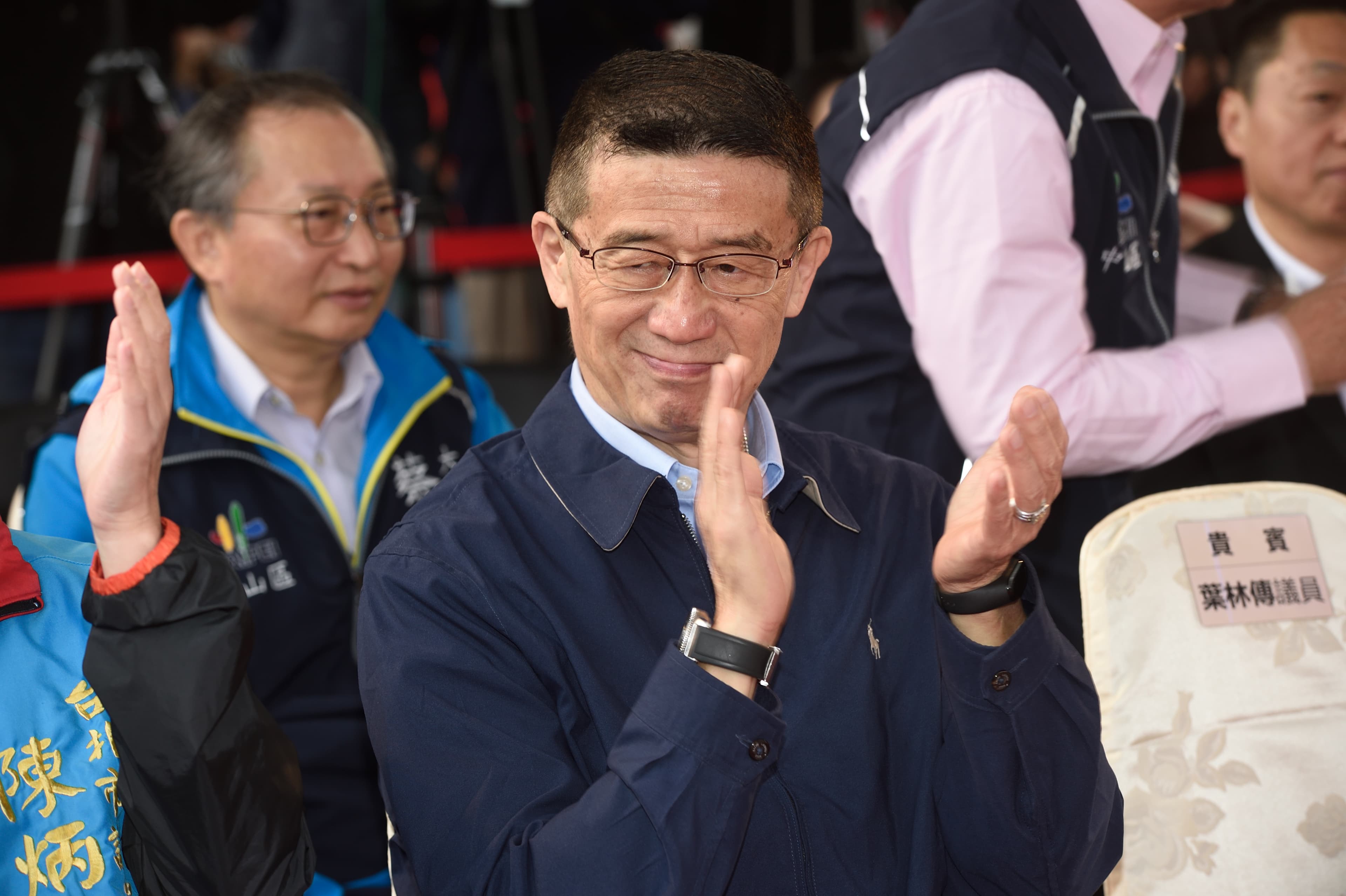 台北市資深議員王浩出身媒體，曾當過主播。