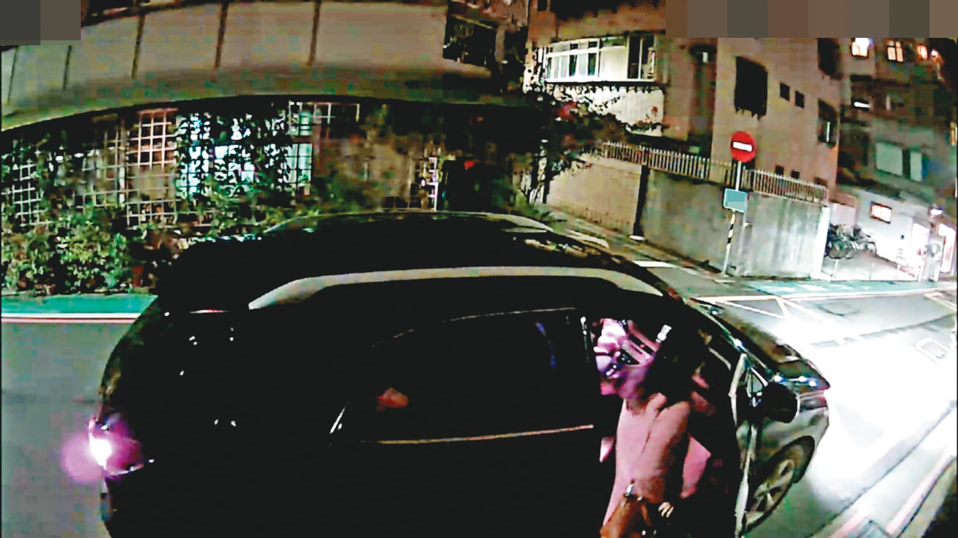 03/10 20 : 05 陳淑娟確認沒有可疑人車後，搭上王浩座車，由王送她回家。
