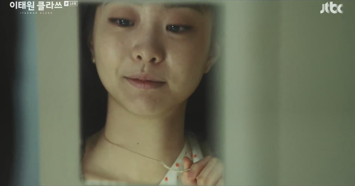 金多美收到朴敘俊以Tiffany T Smile項鍊表達愛意的禮物。（Tiffany & Co.提供）