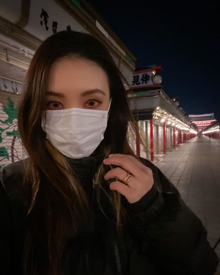 歐陽靖懷孕後一直很關心日本的疫情，最後決定下週回台灣待產，但也引起有些網民的攻擊。（翻攝自歐陽靖臉書）
