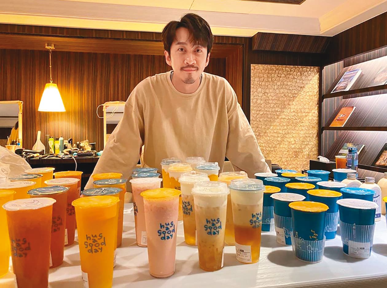 陳漢典經常透過社群網站宣傳自家飲料店。（翻攝自陳漢典IG）