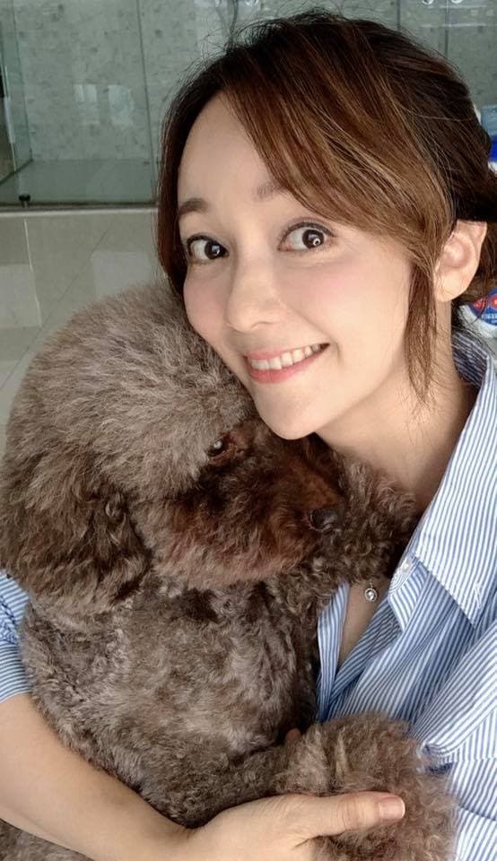 季芹在家突然喘到全身發抖，老公王仁甫剛好不在家，幸好在打電話向心臟科醫生求救後服藥恢復正常。（翻攝自王仁甫和季芹之永遠的芹仁臉書）