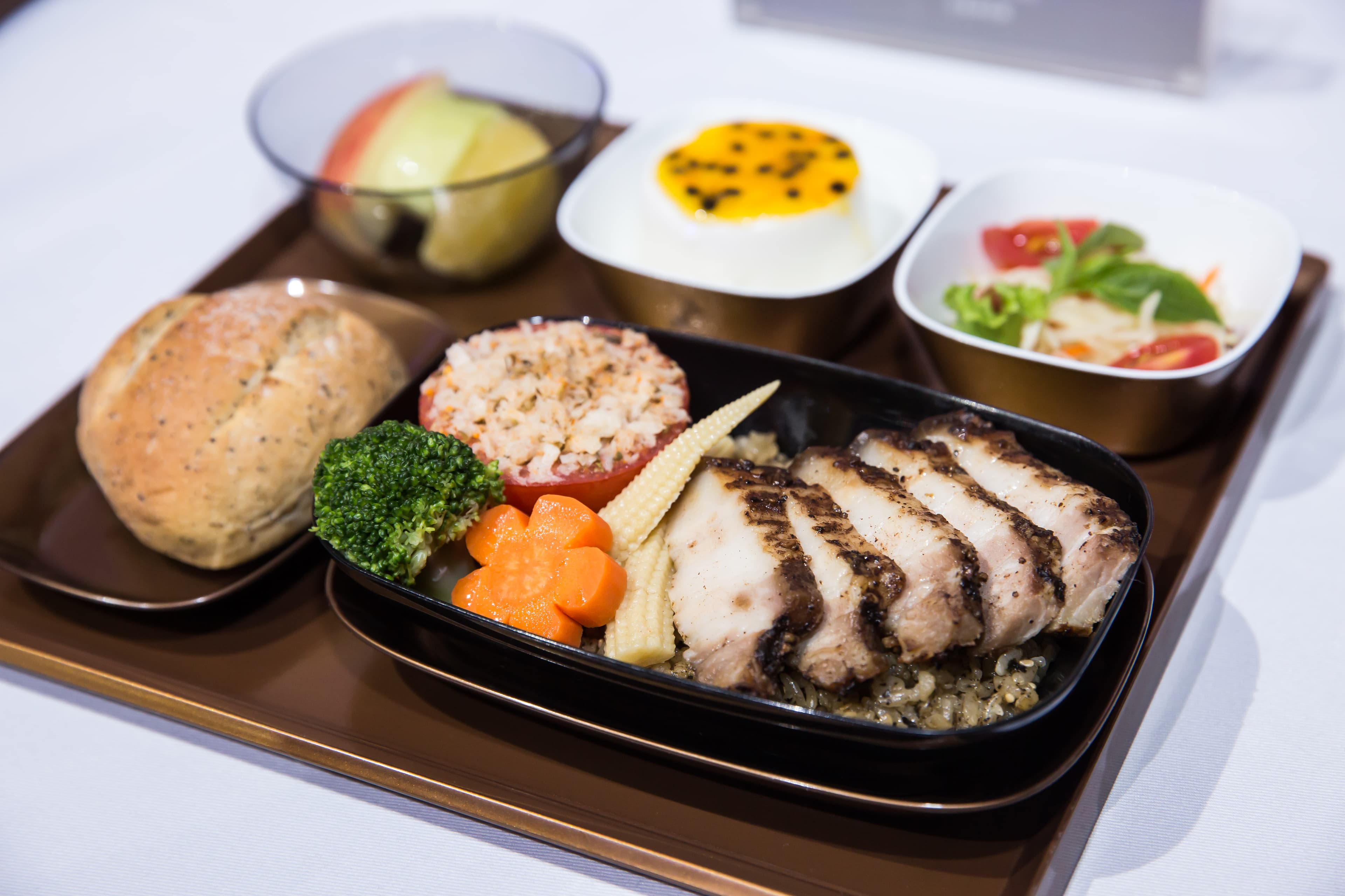 星宇航空的經濟艙飛機餐胡同燒肉，就是能率董家投資的事業之一。