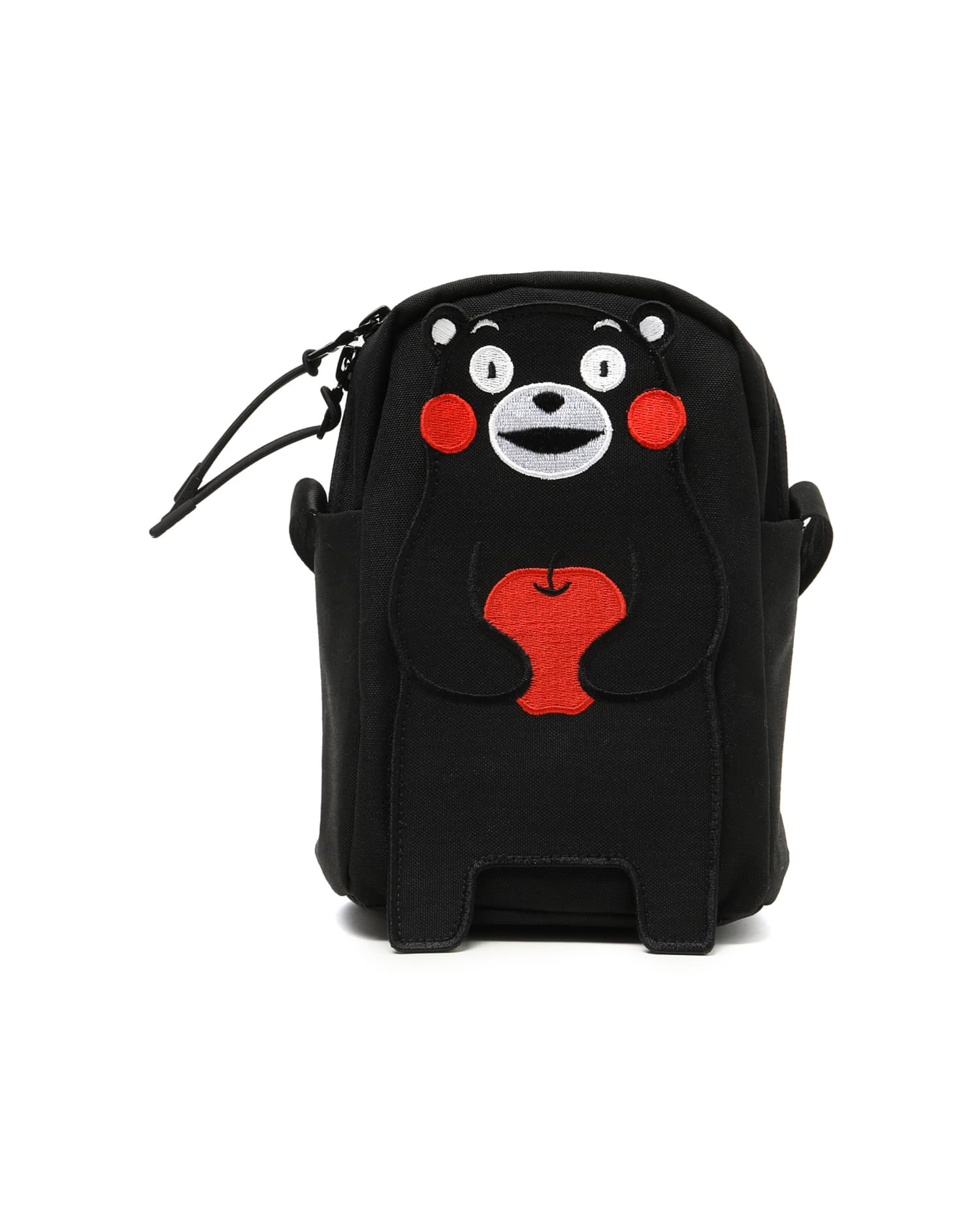 : CHOCOOLATE x KUMAMON尼龍斜背包 NT$1,399（ : CHOCOOLATE提供）