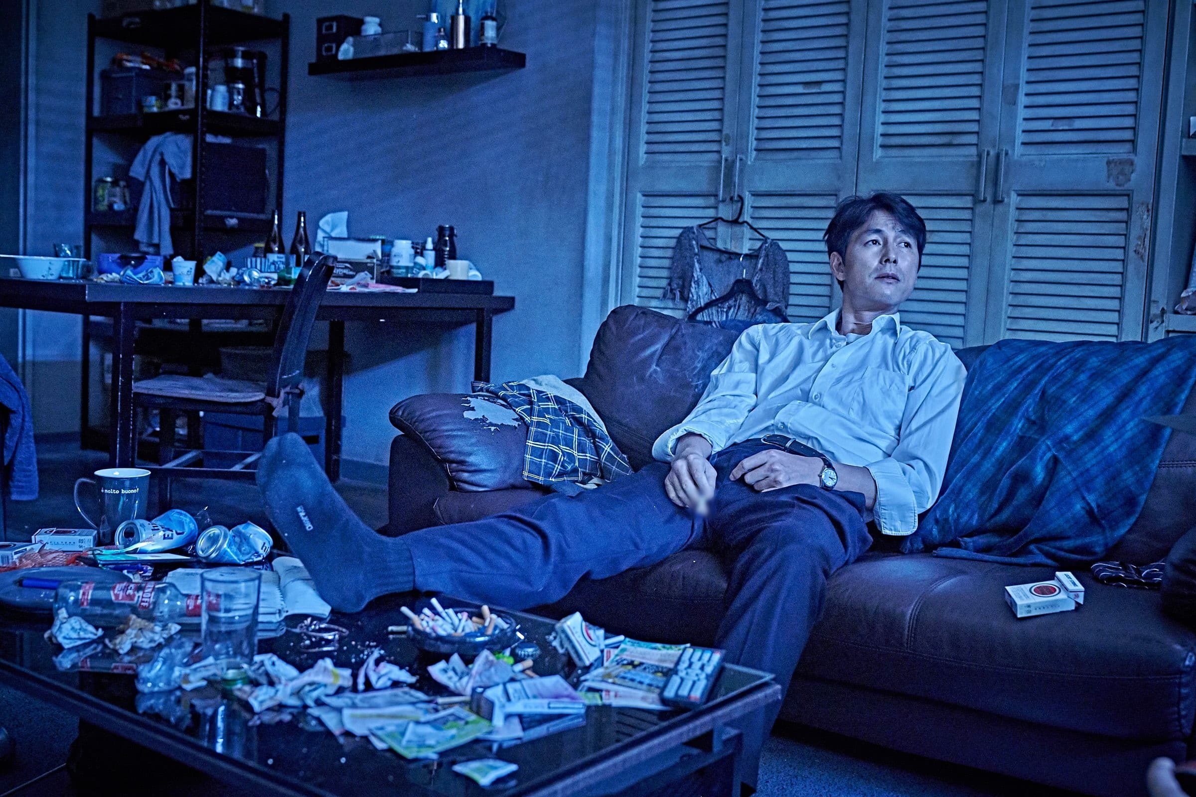 鄭雨盛難得演出被動且優柔寡斷的軟爛男，還欠了一屁股債，片中形象廢到極致。（双喜）