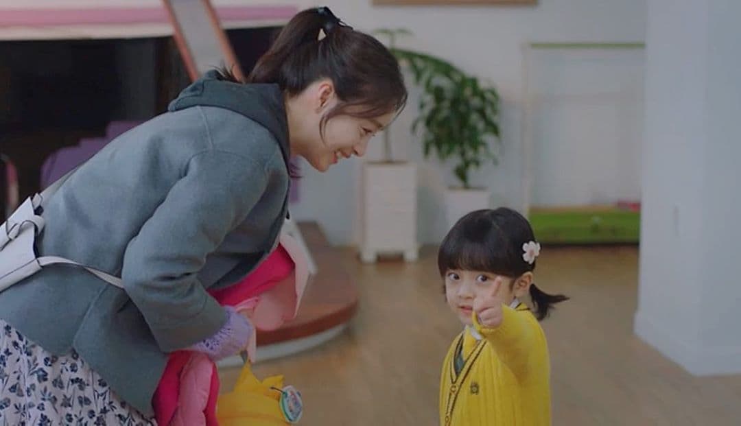 金泰希與徐宇真拍攝時像真的母女。（翻攝自_angel_elijah_IG)